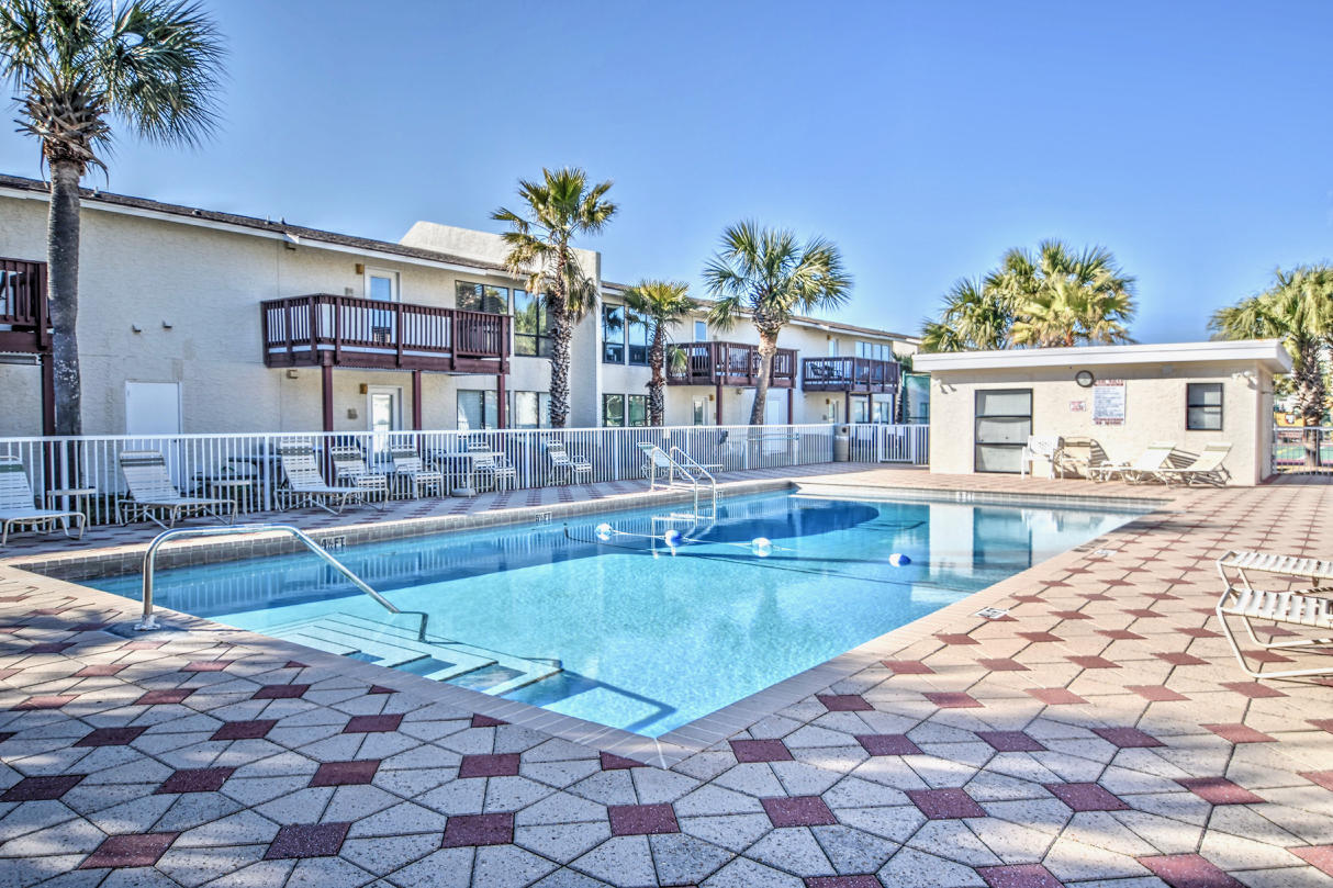 BEACHVIEW CONDOMINIUM - Residential