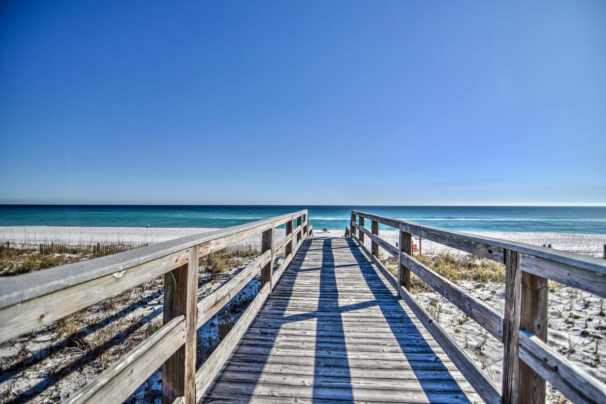 BEACHVIEW CONDOMINIUM - Residential