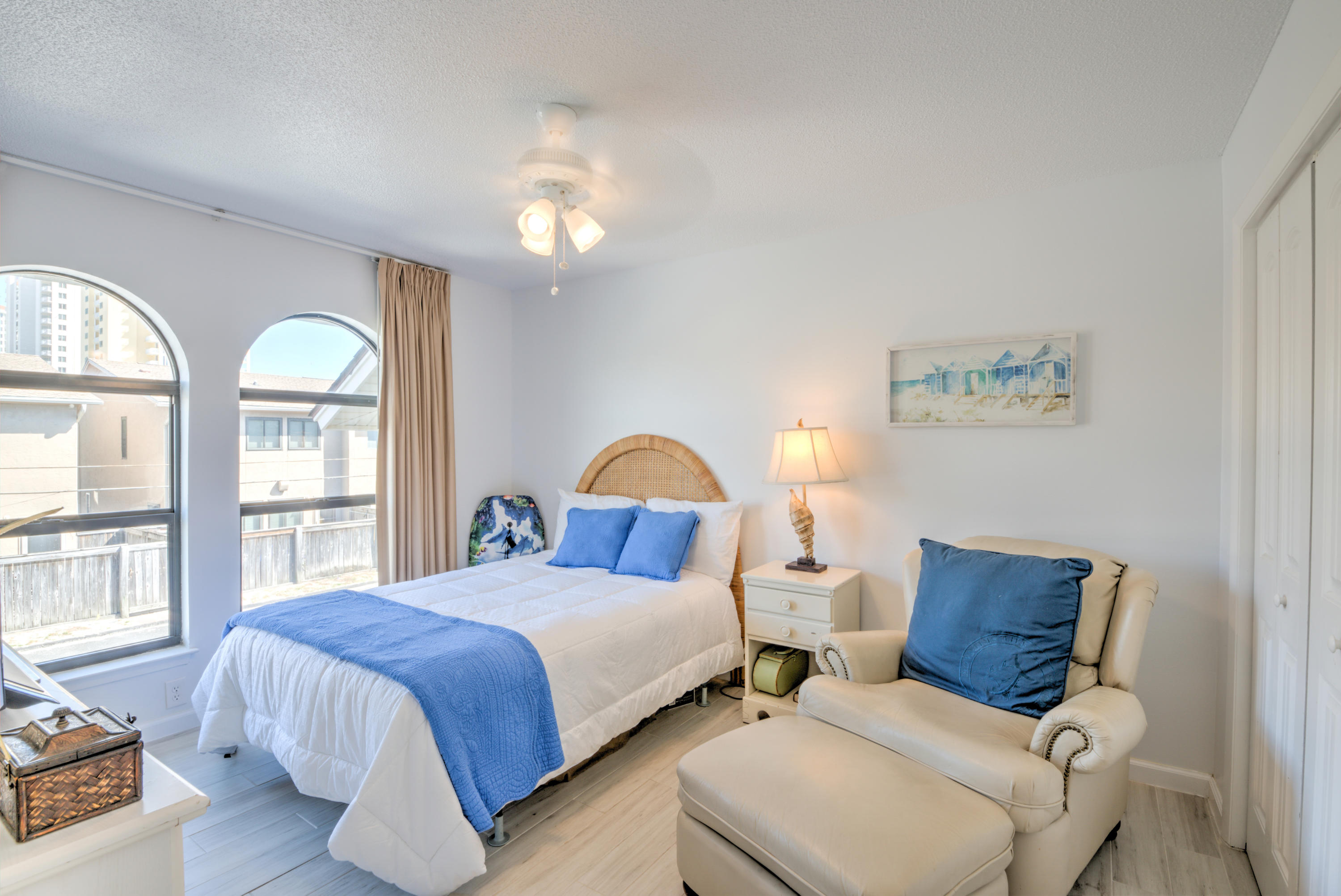 BEACHVIEW CONDOMINIUM - Residential