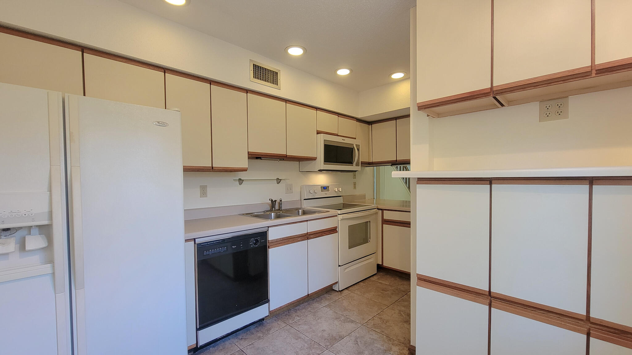 CLIPPER COVE T/H - Residential