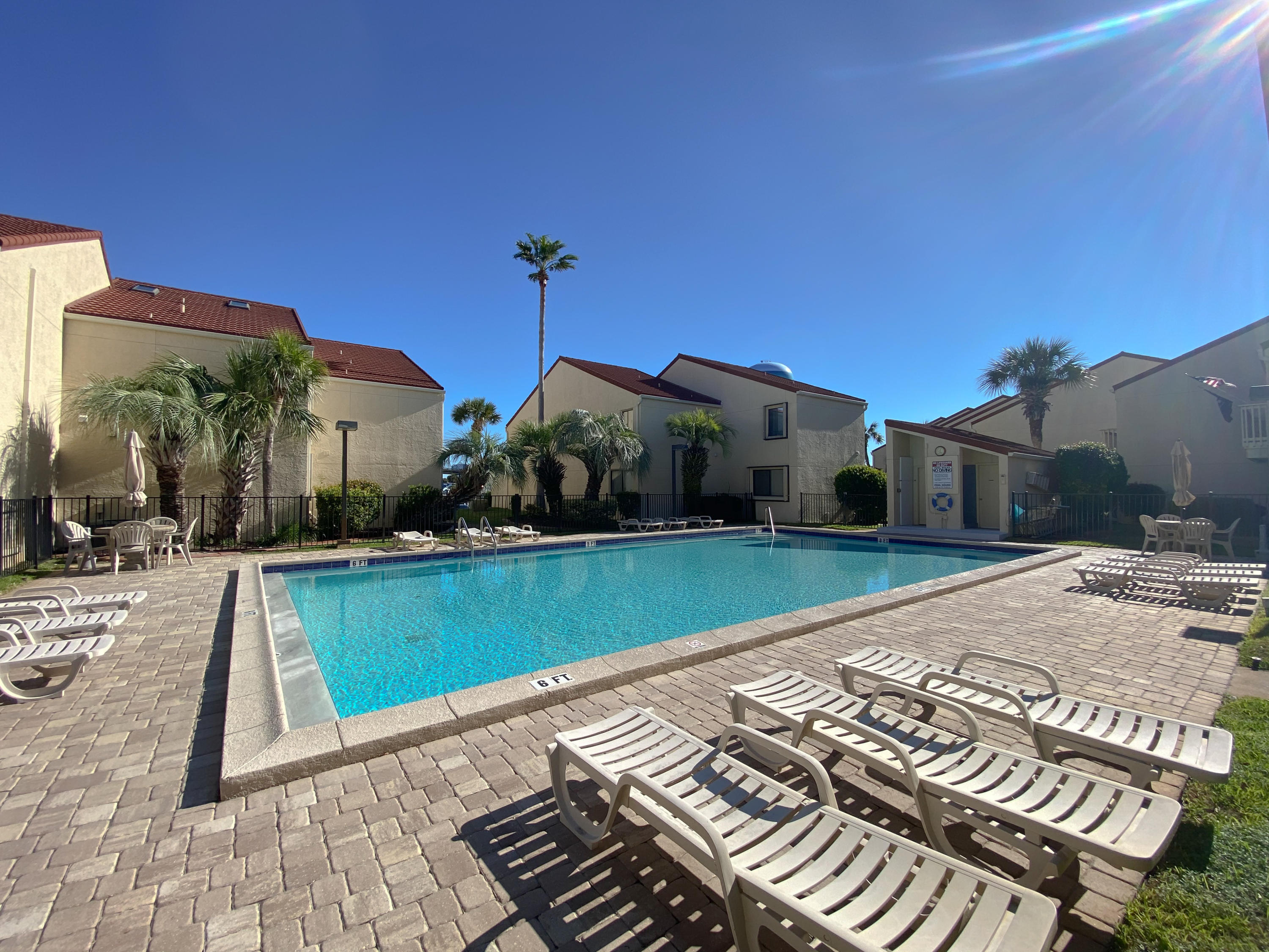 CLIPPER COVE T/H - Residential