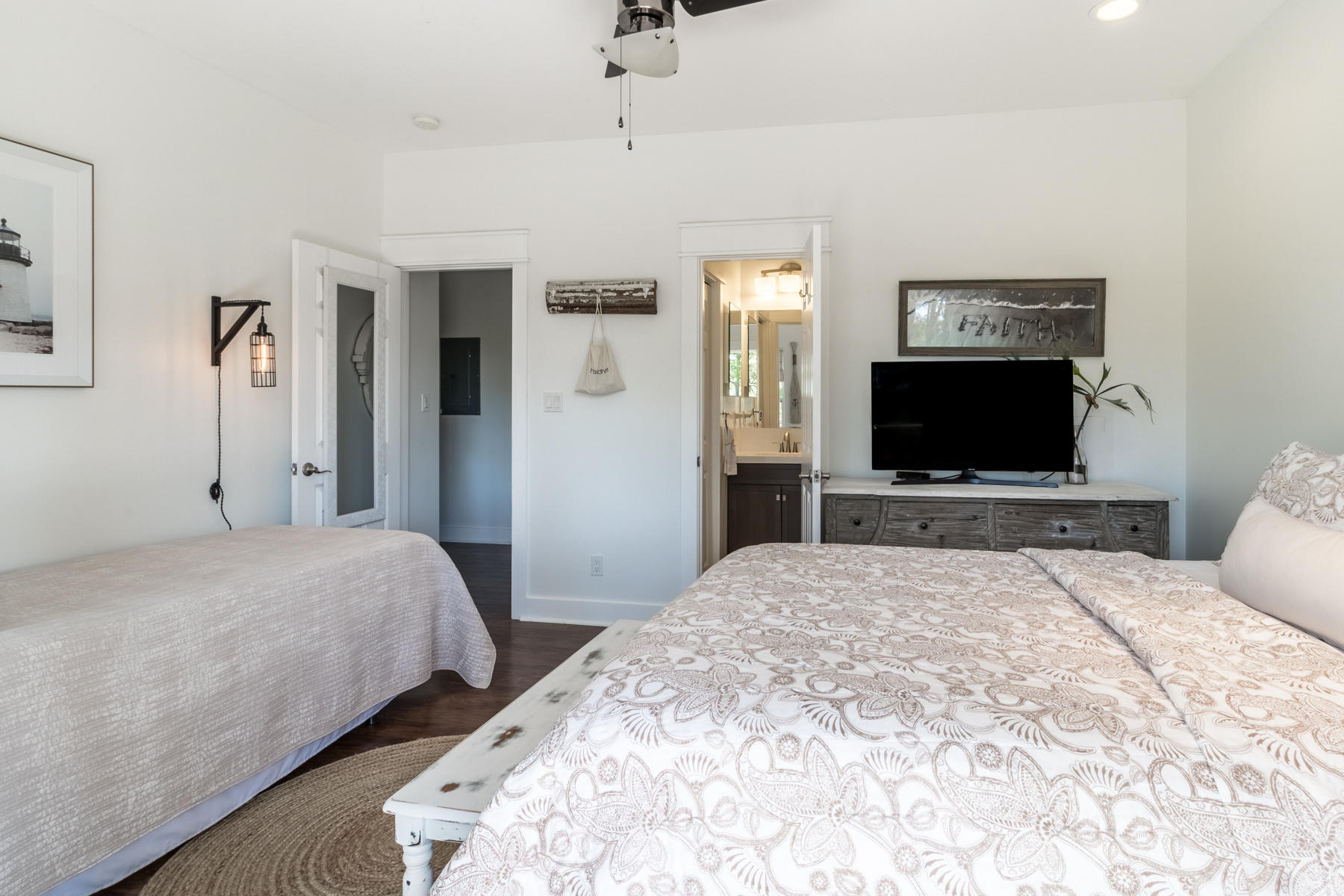 BEACH HIGHLANDS - Residential