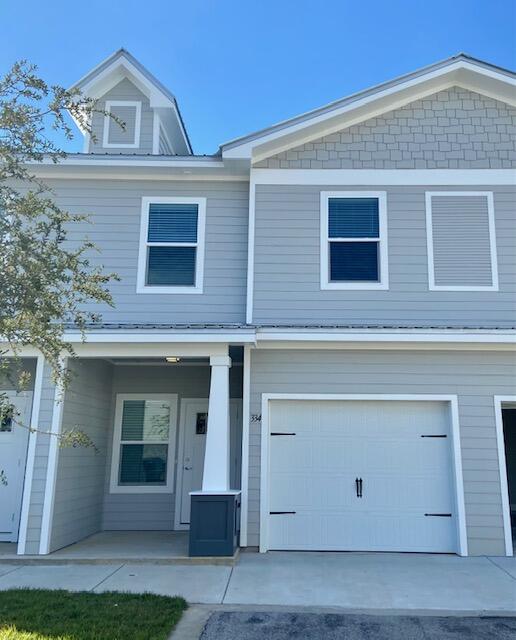 You must come see this 3 bedroom 2 and a half bathroom townhome with its own garage. All bedrooms are spacious and upstairs while common areas are downstairs.  Centrally located near Freeport Elementary and not far from the 30A beaches. Dogs may be considered pending owner approval and a $500 pet fee. https://850rents.managebuilding.com/Resident/Public/Rentals