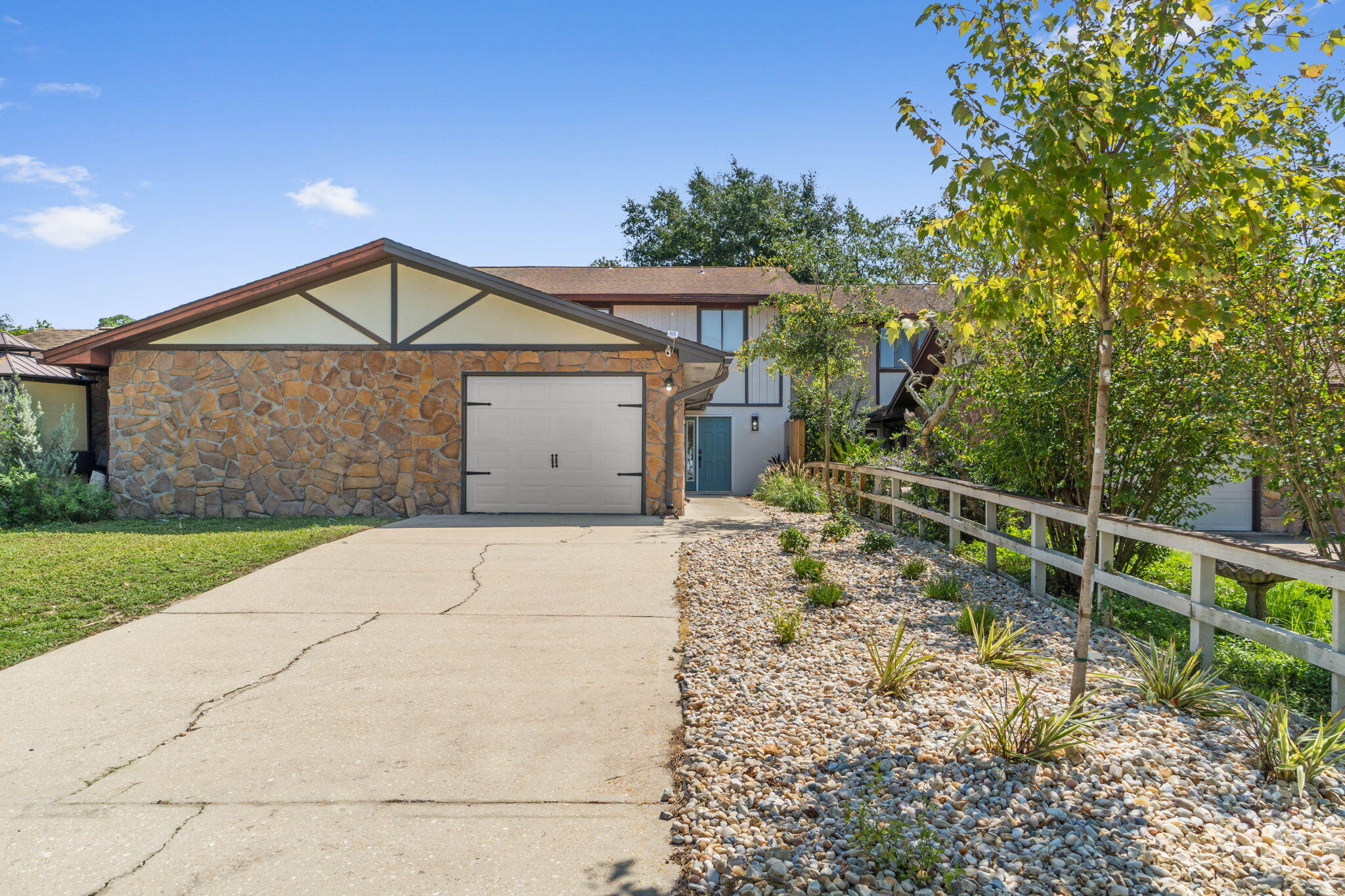 Honey Tree - Residential