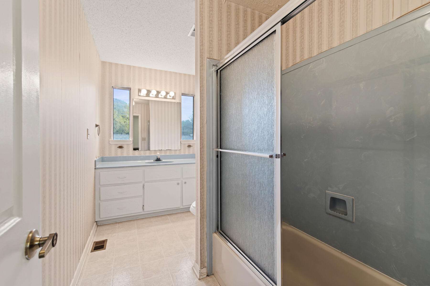 DONLABROOK GARDYNS - Residential