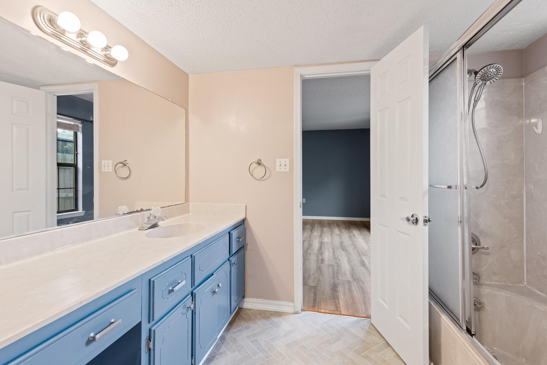 DONLABROOK GARDYNS - Residential