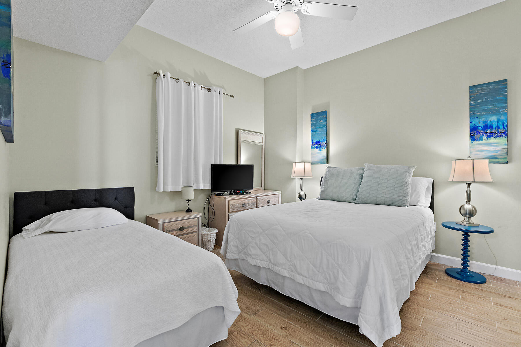 LEEWARD KEY - Residential