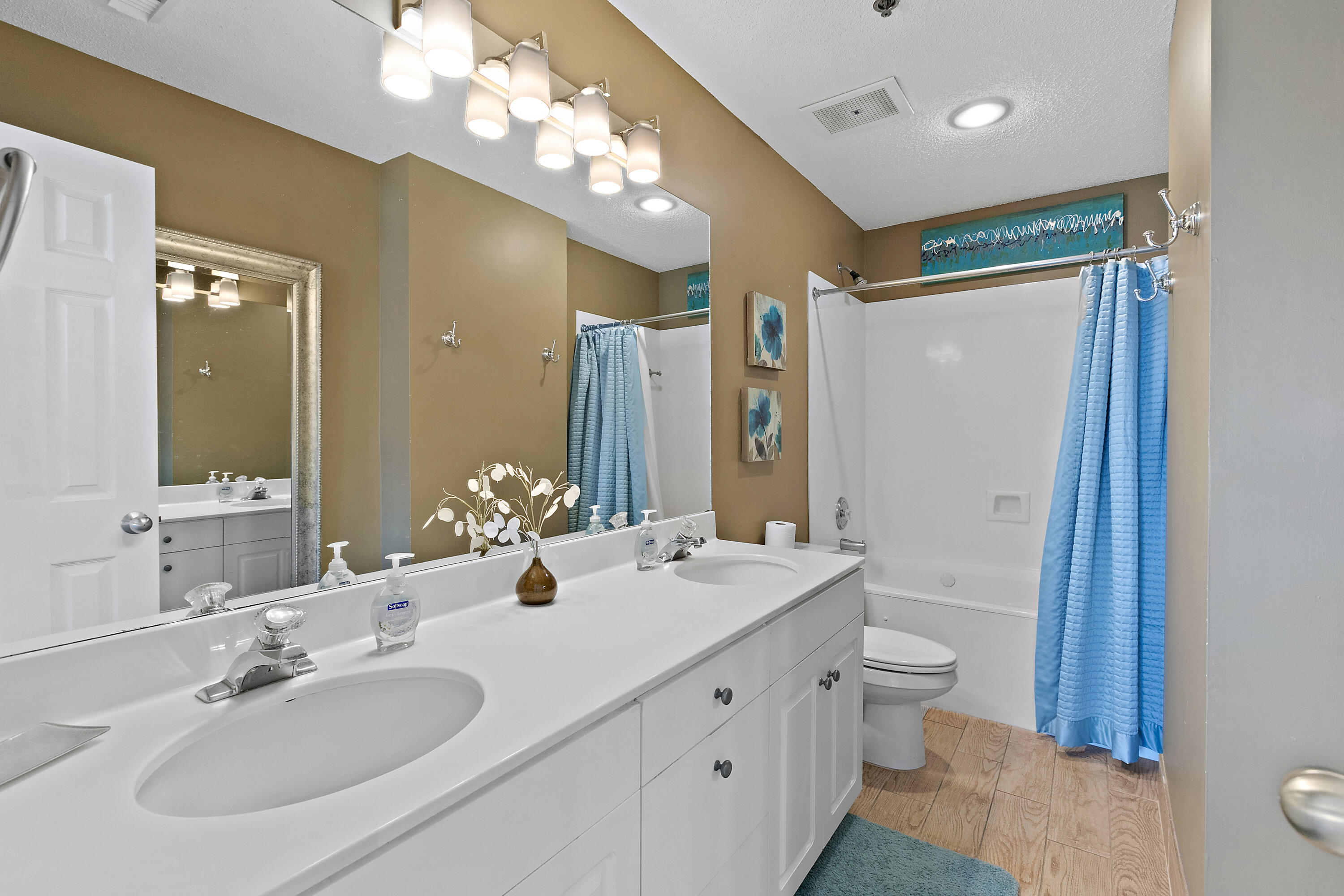 LEEWARD KEY - Residential