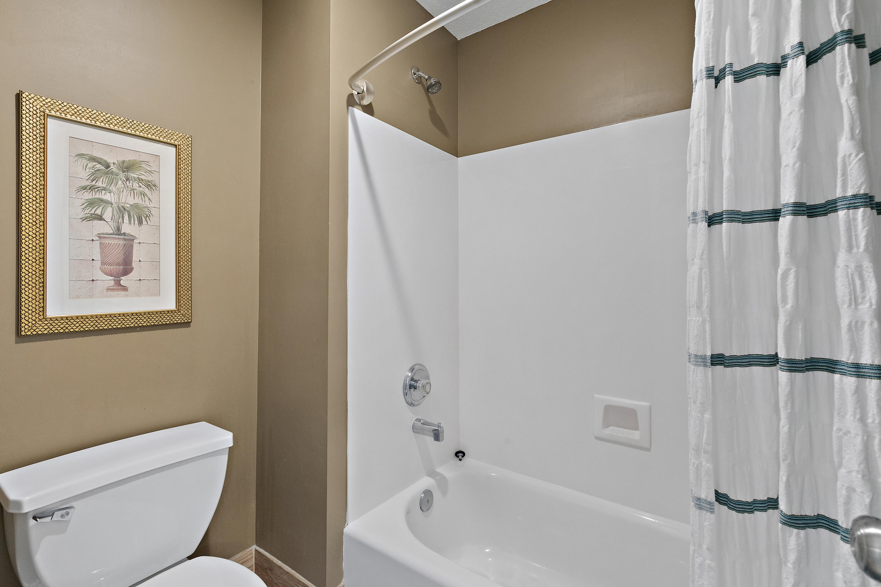 LEEWARD KEY - Residential