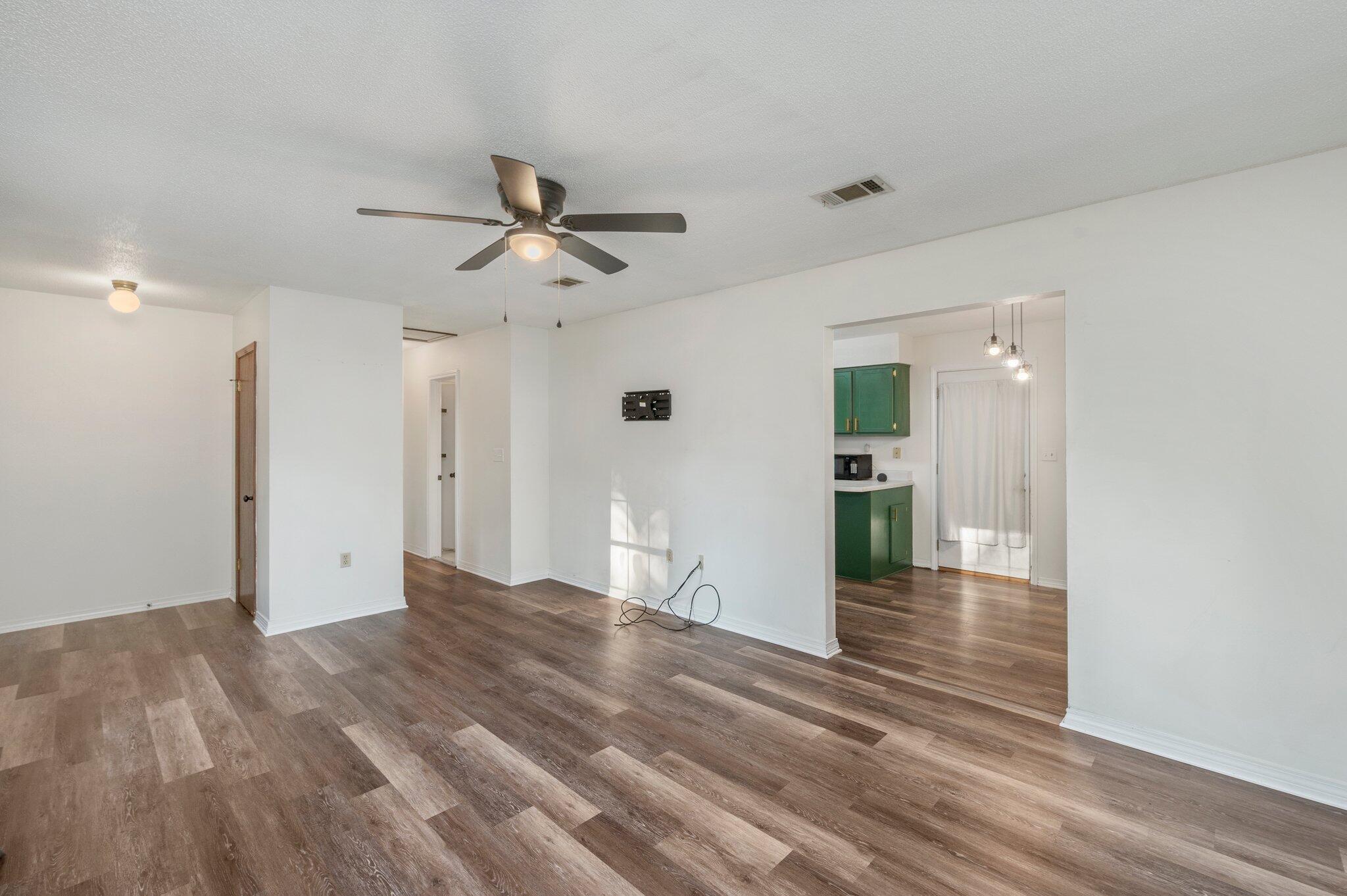 BAKER LAND CO ADDN TO BAKER - Residential Lease