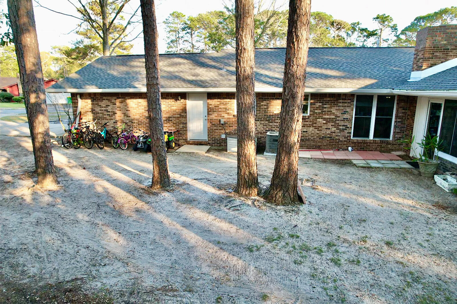 PINEWOOD ESTATES - Residential