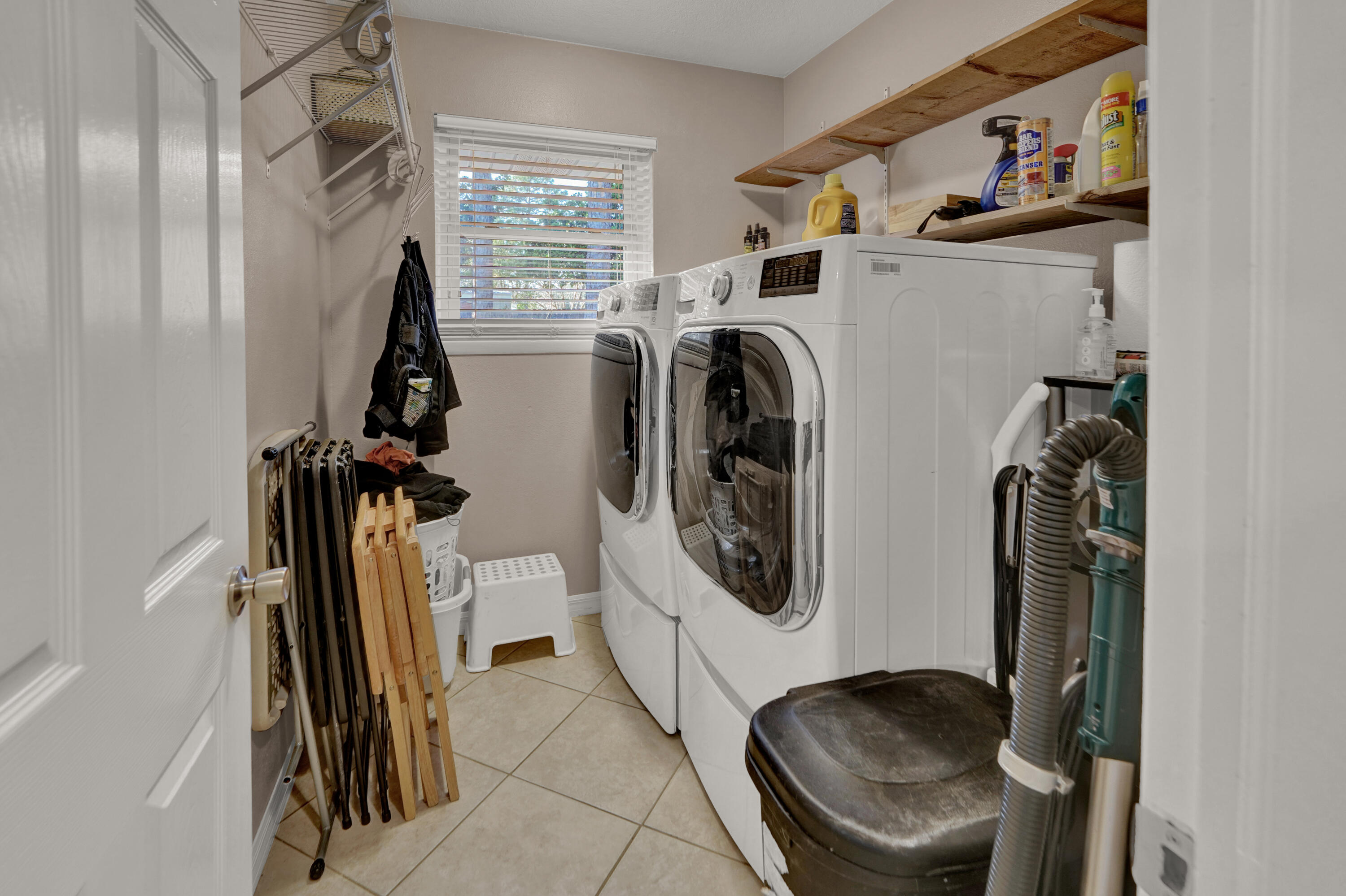 PINEWOOD ESTATES - Residential