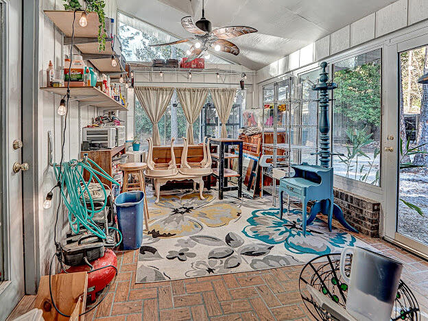 PINEWOOD ESTATES - Residential