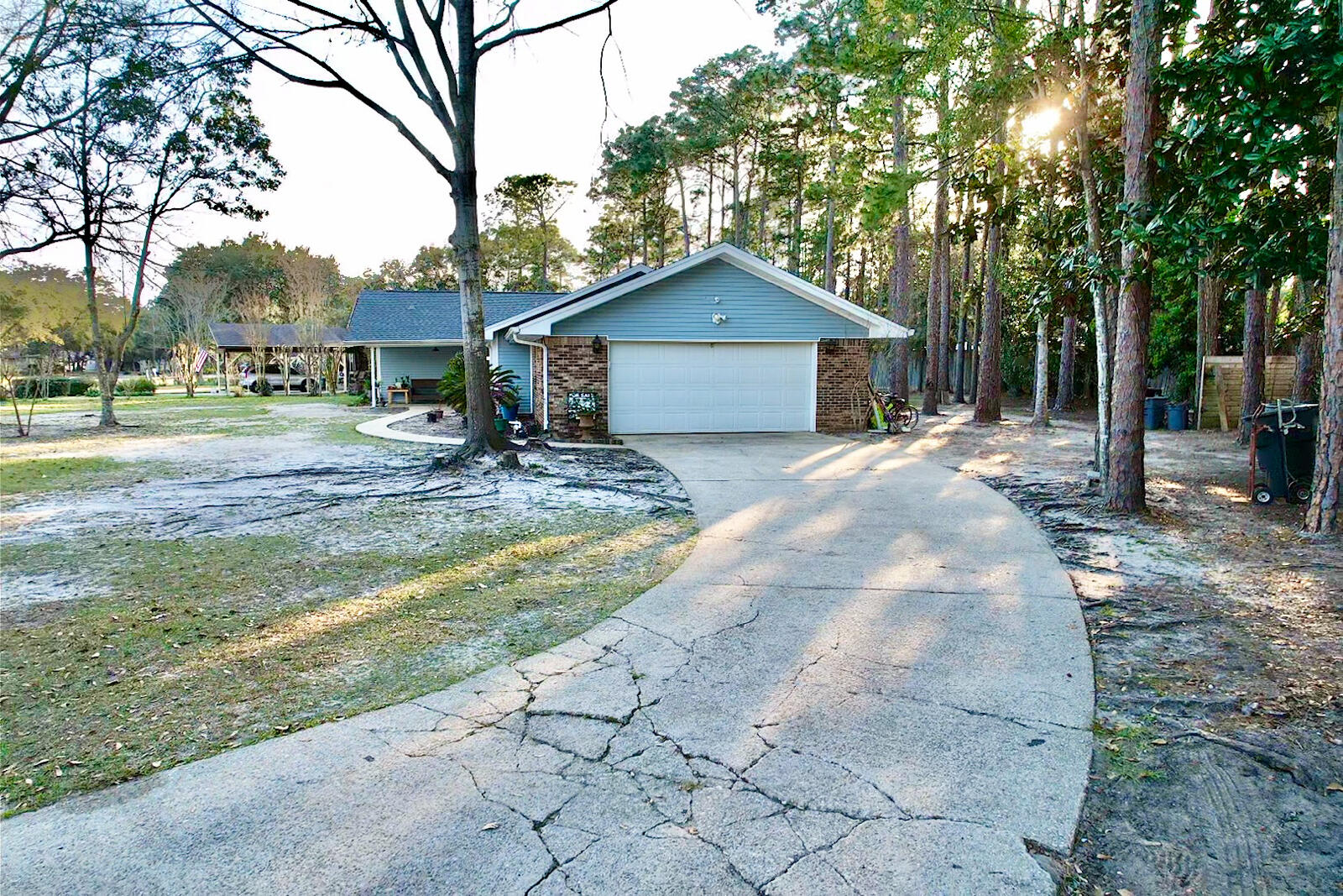 PINEWOOD ESTATES - Residential