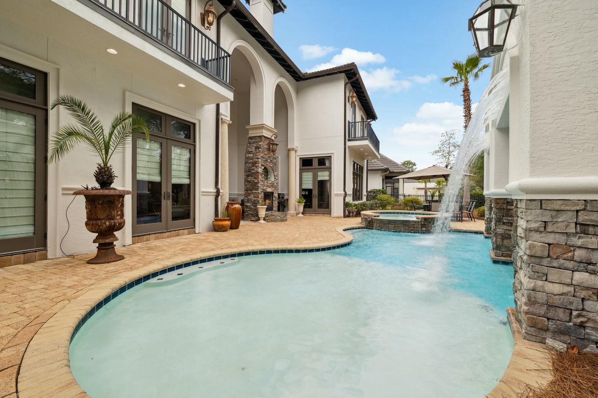 BURNT PINE - Residential