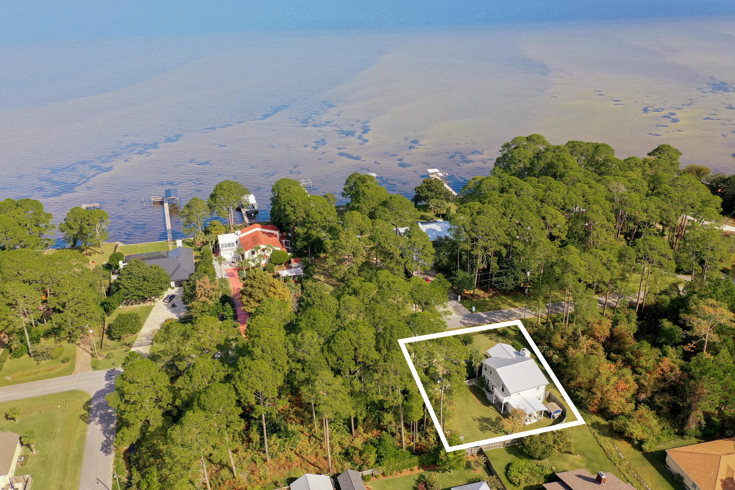 HOLIDAY SHORES ESTATES - Residential