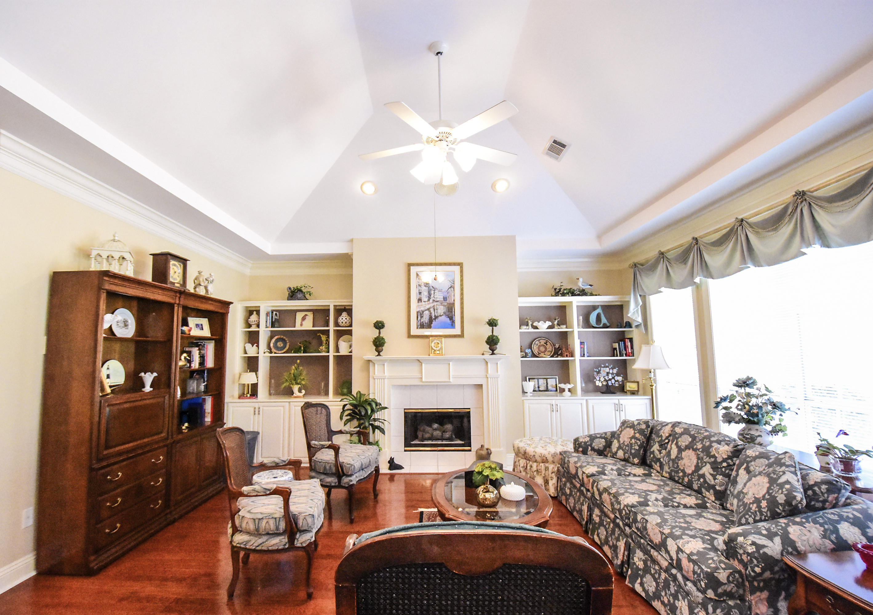 TURNBERRY PLACE - Residential