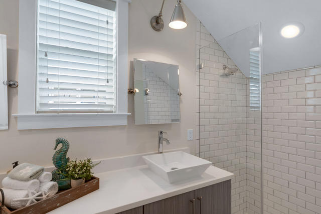 LAKESIDE AT BLUE MOUNTAIN BEACH - Residential