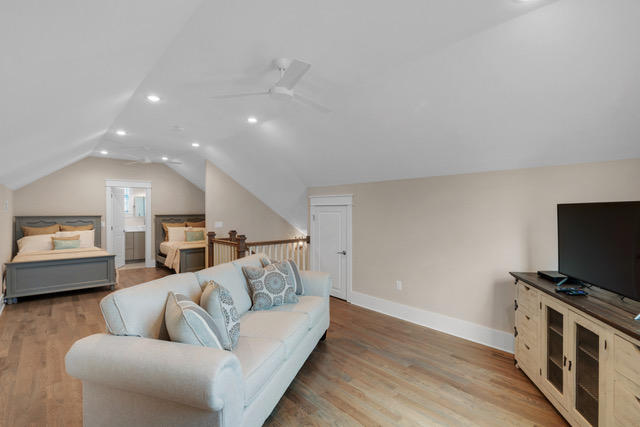 LAKESIDE AT BLUE MOUNTAIN BEACH - Residential