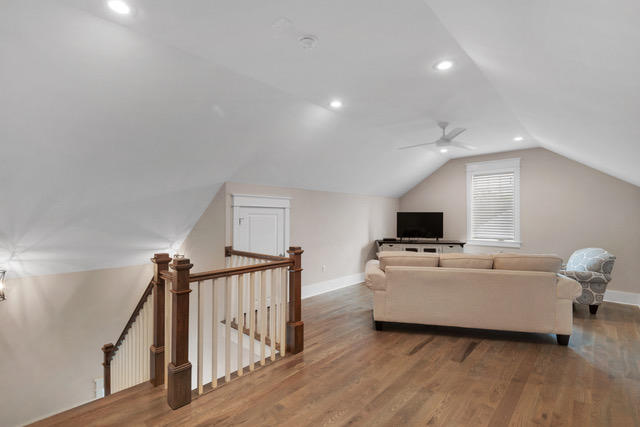 LAKESIDE AT BLUE MOUNTAIN BEACH - Residential