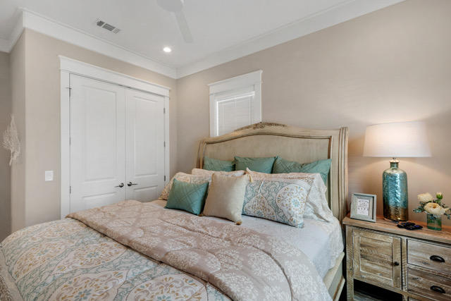 LAKESIDE AT BLUE MOUNTAIN BEACH - Residential