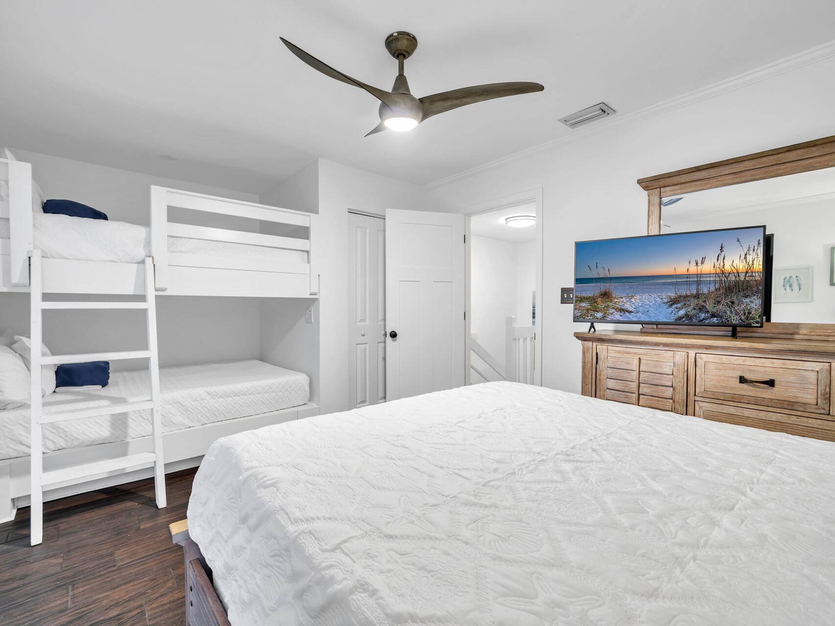 COSTA VISTA T/H - Residential