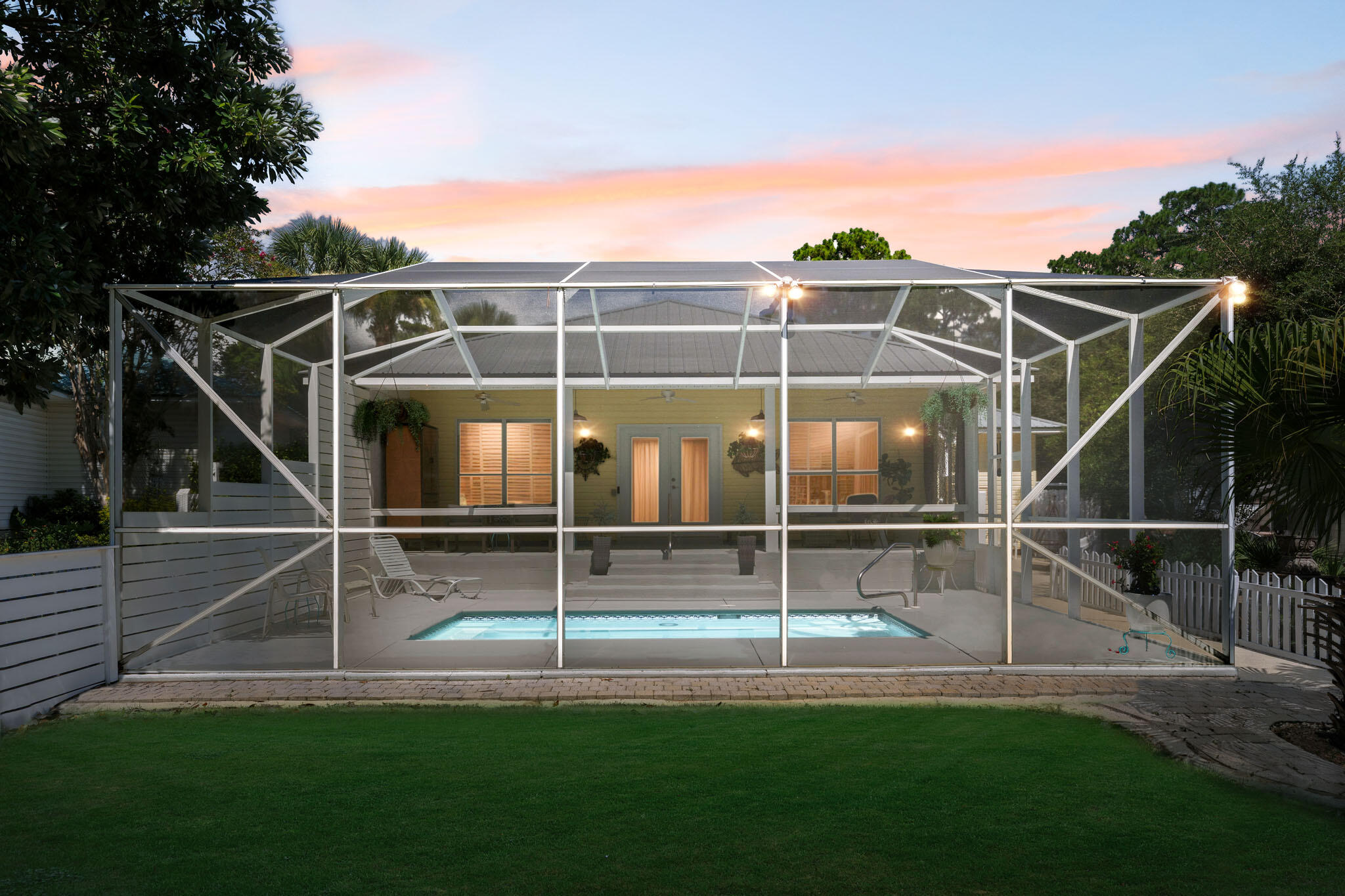 SEA DUNES - Residential