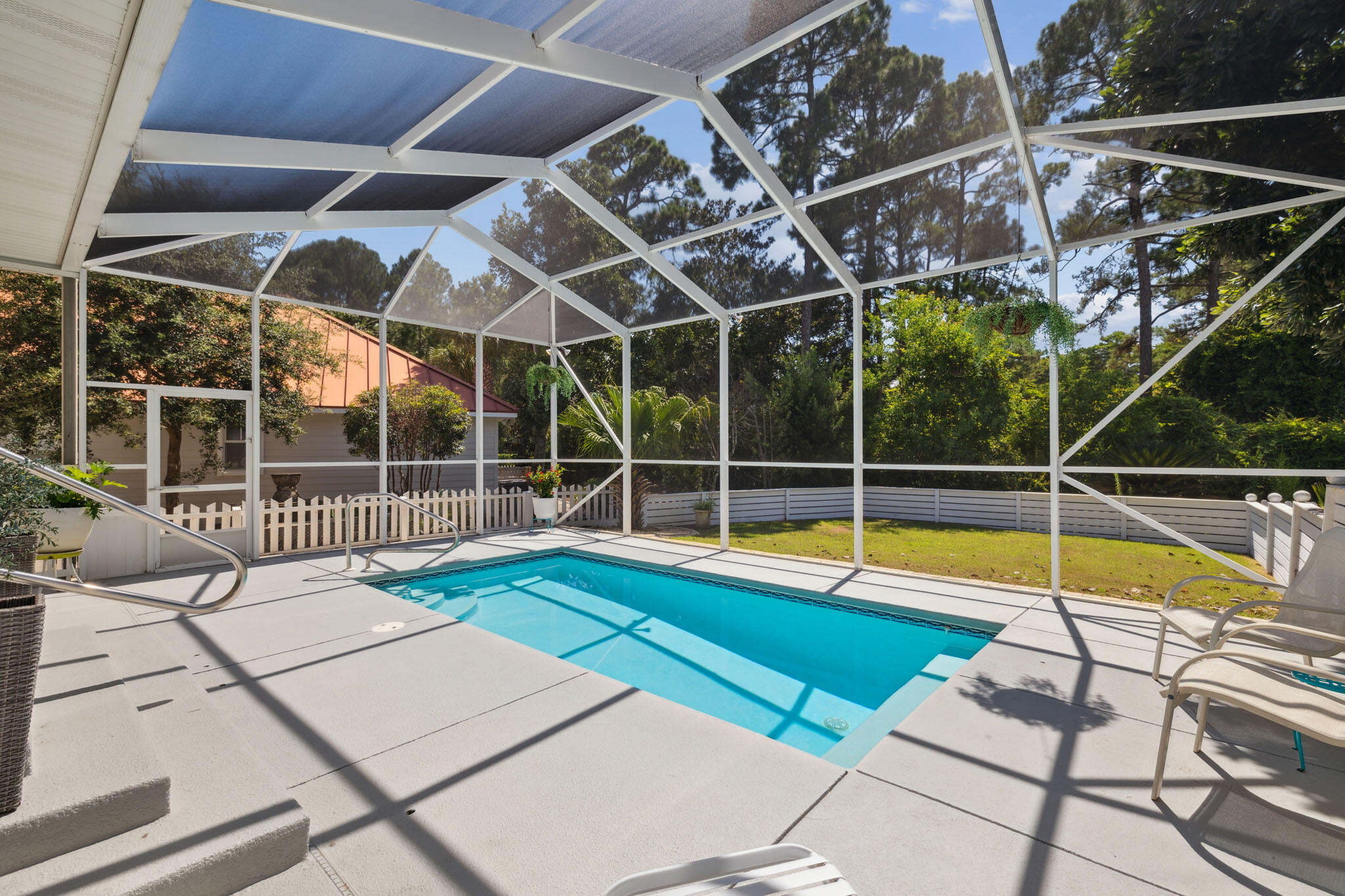 SEA DUNES - Residential