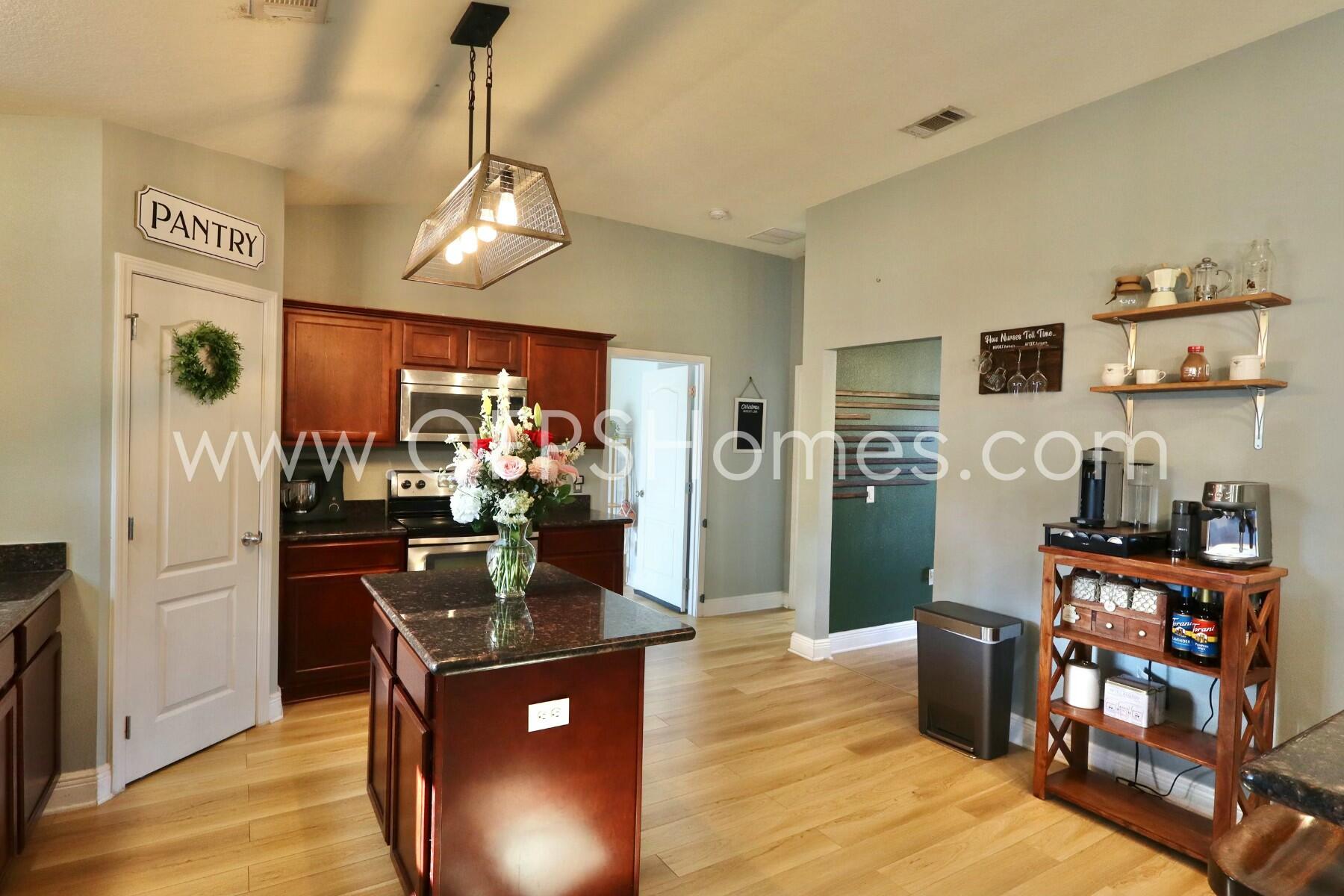 NAVARRE S/D 2ND ADDN - Residential Lease