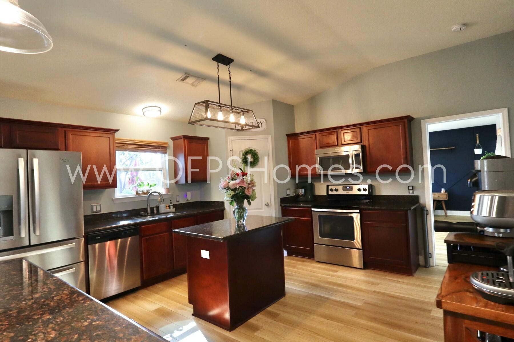 NAVARRE S/D 2ND ADDN - Residential Lease