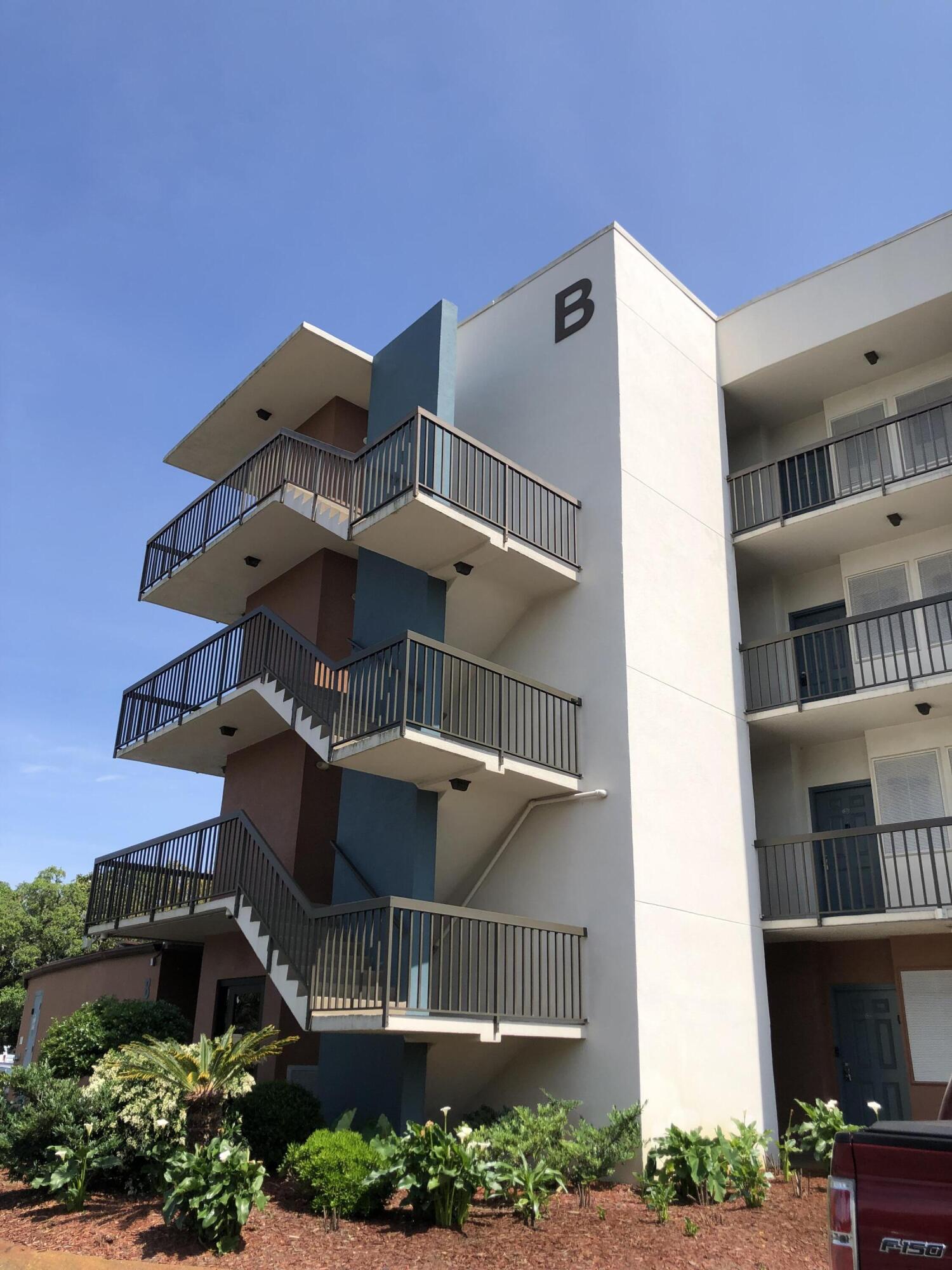 PIRATES BAY PH 1 - Residential