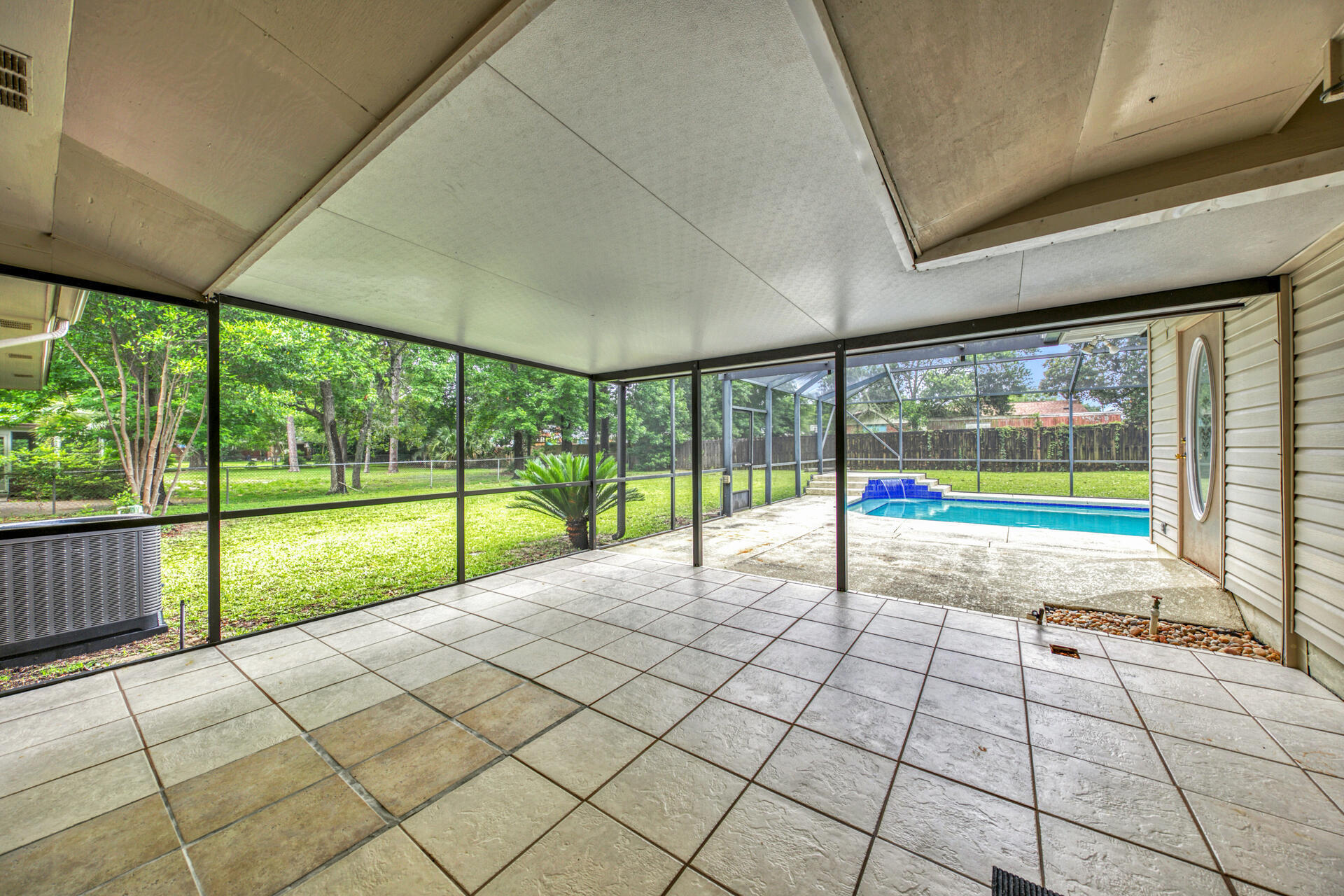 BAYOU POQUITO - Residential