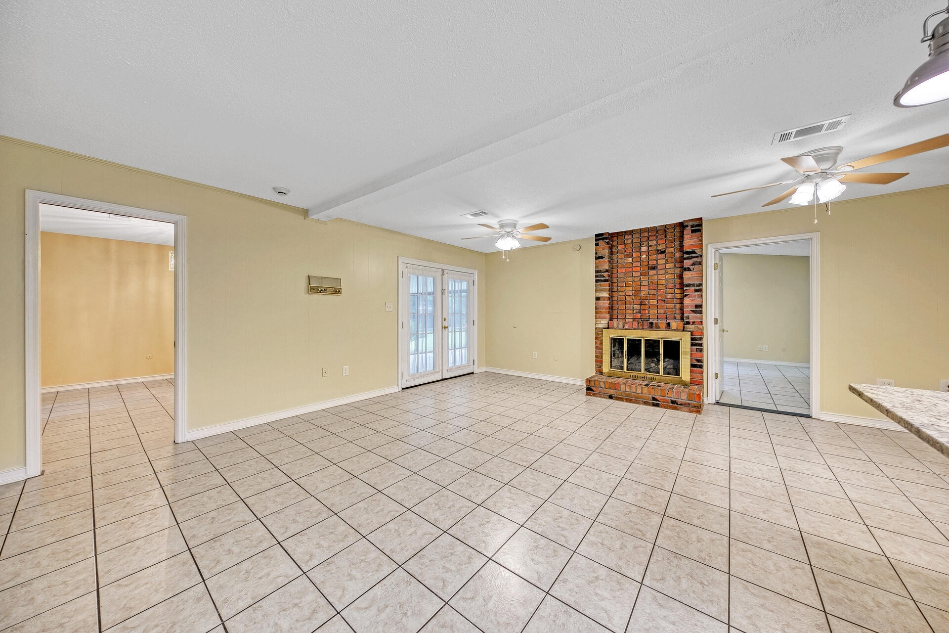 BAYOU POQUITO - Residential