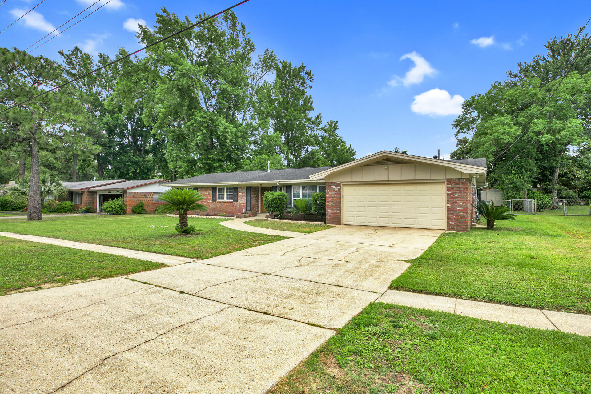 BAYOU POQUITO - Residential