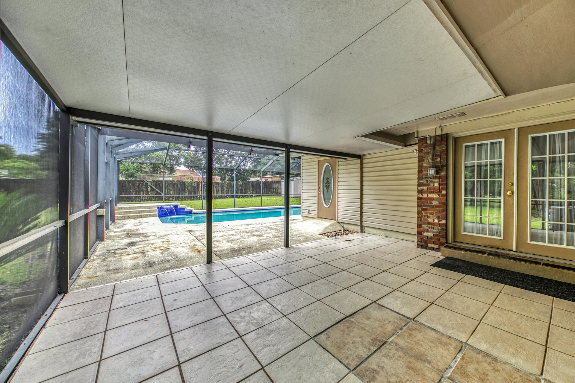 BAYOU POQUITO - Residential