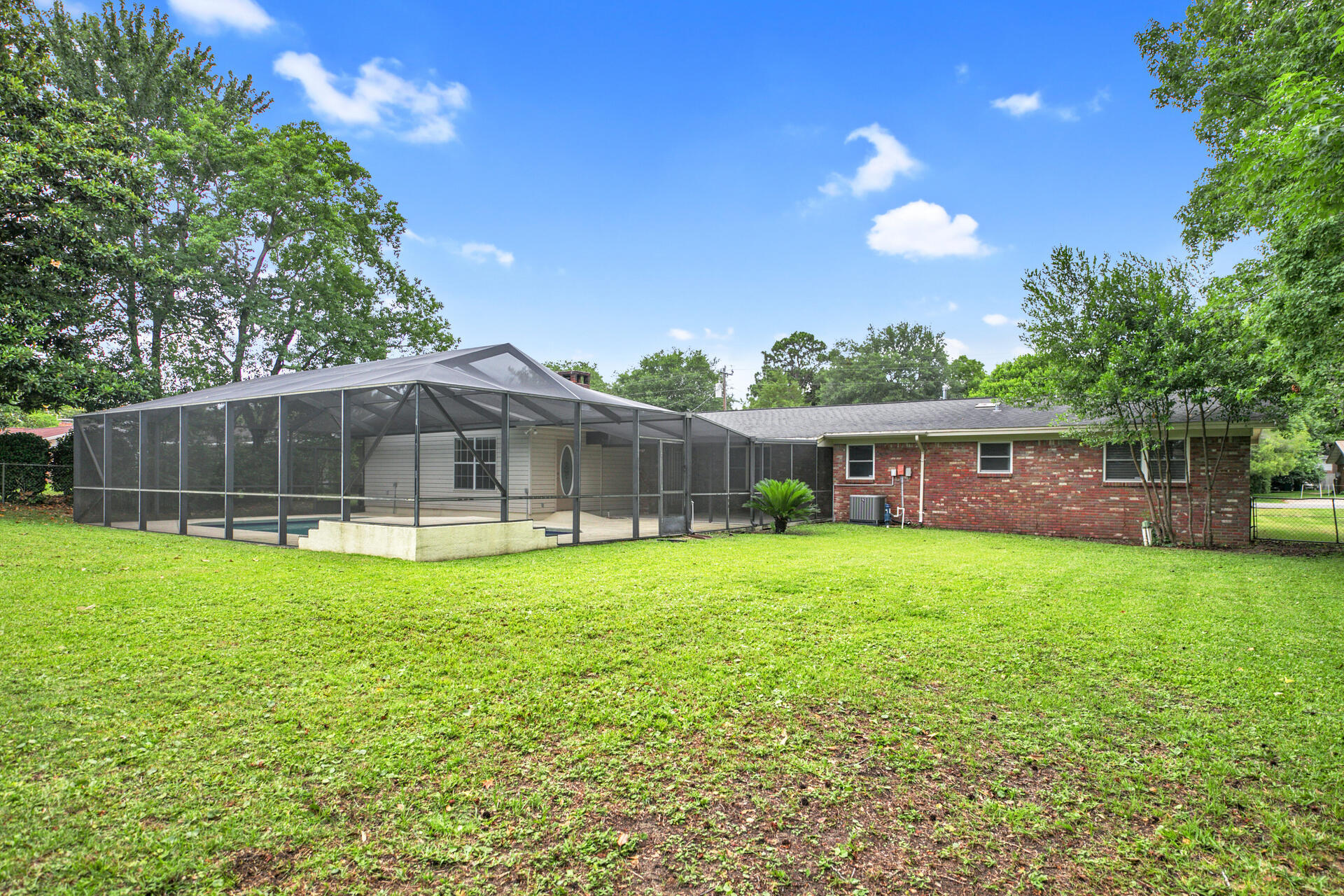 BAYOU POQUITO - Residential