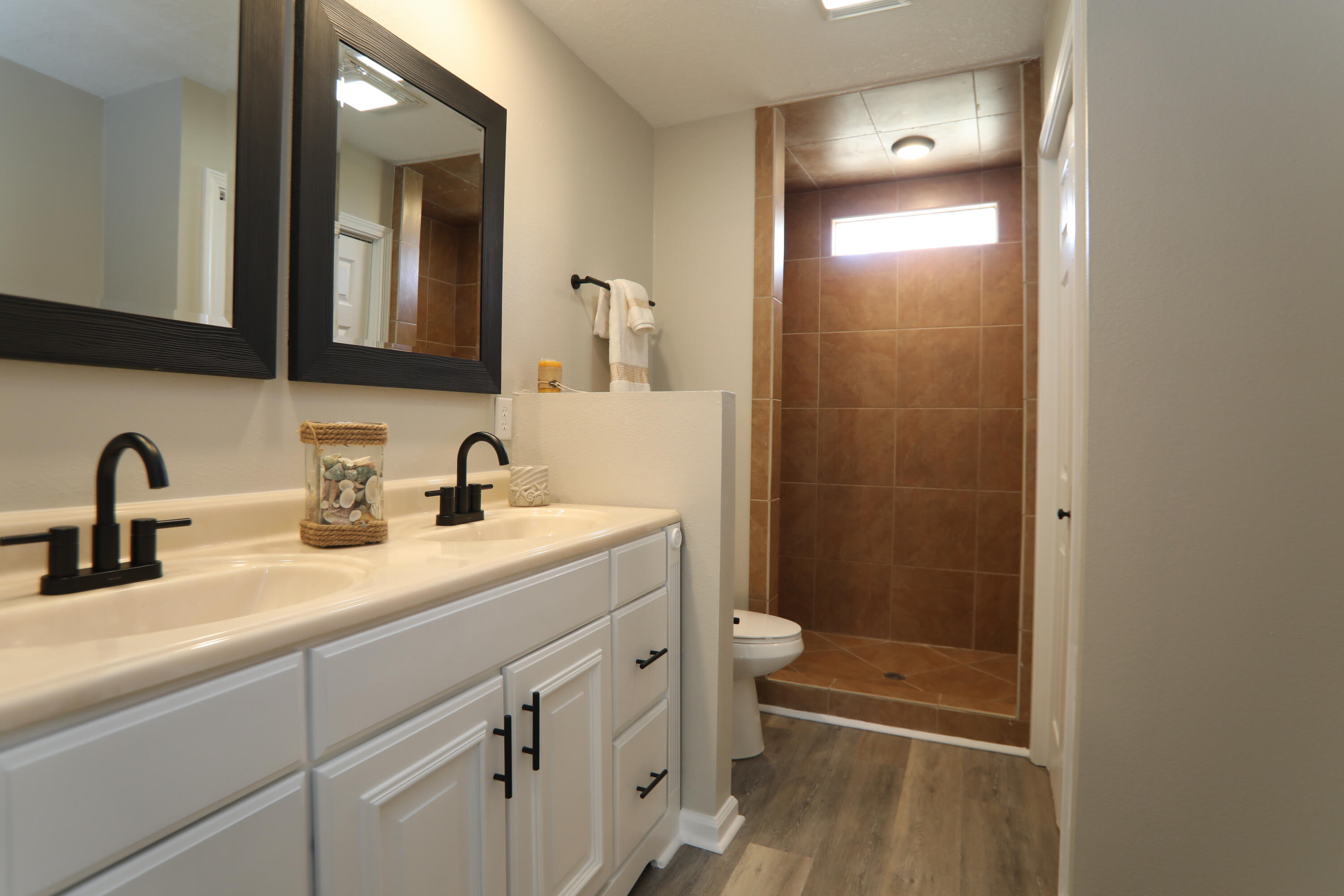 HOLLEY BY THE SEA - Residential