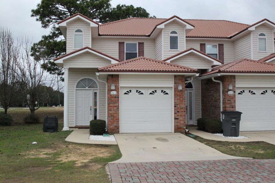 BEAUTIFUL 2 BED ROOMS 2.5 BATHS, GRANITE COUNTER TOPS IN KITCHEN, SOLID WOOD CABINETS SOFT CLOSE DOORS, SOLID BLOCK WALLS, METAL ROOFS, CULTURED MARBLE TUBS AND SINKS. SINGLE CAR GARAGE WITH OPENER.