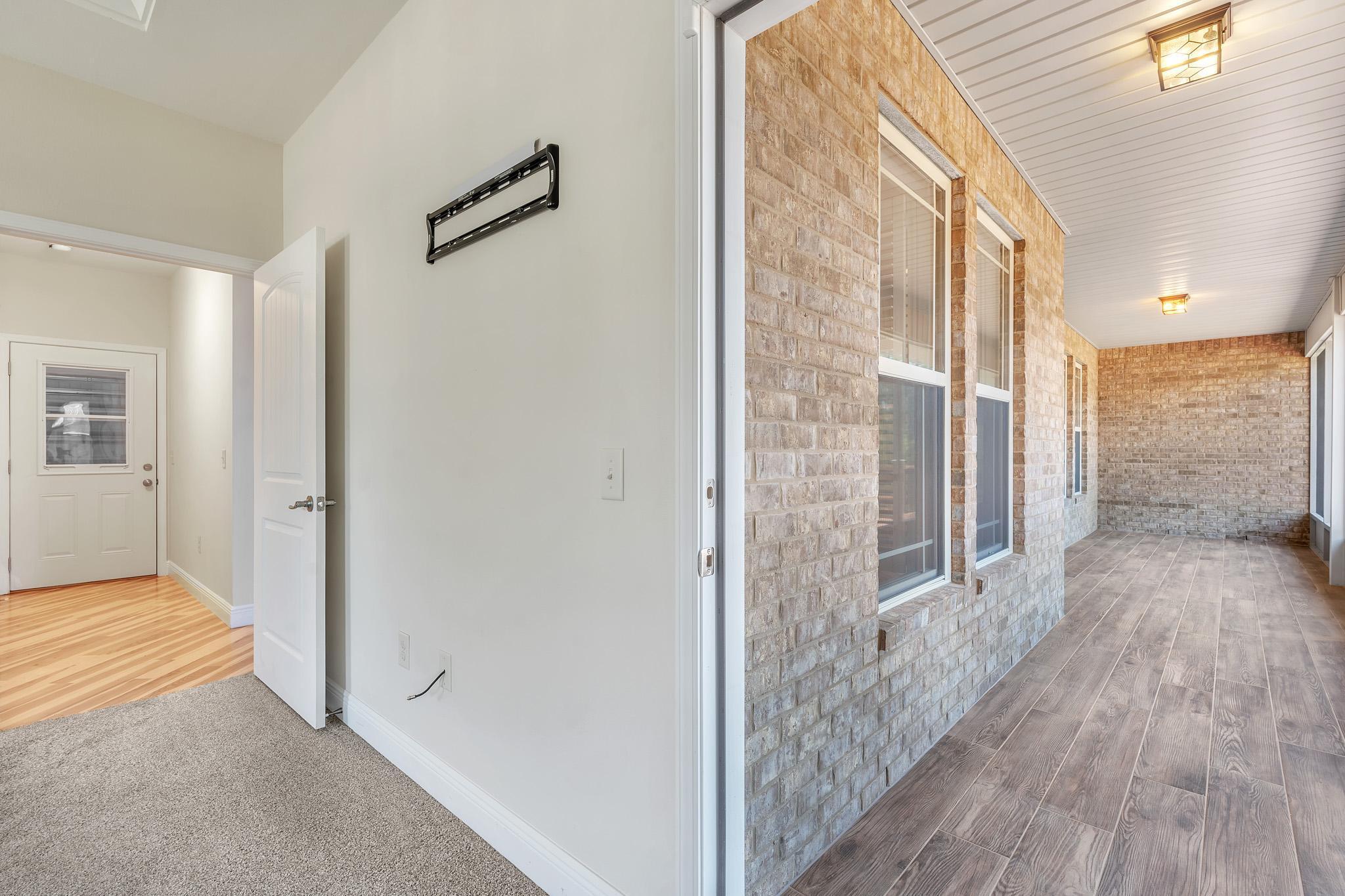 SHOAL CREEK MANOR - Residential Lease