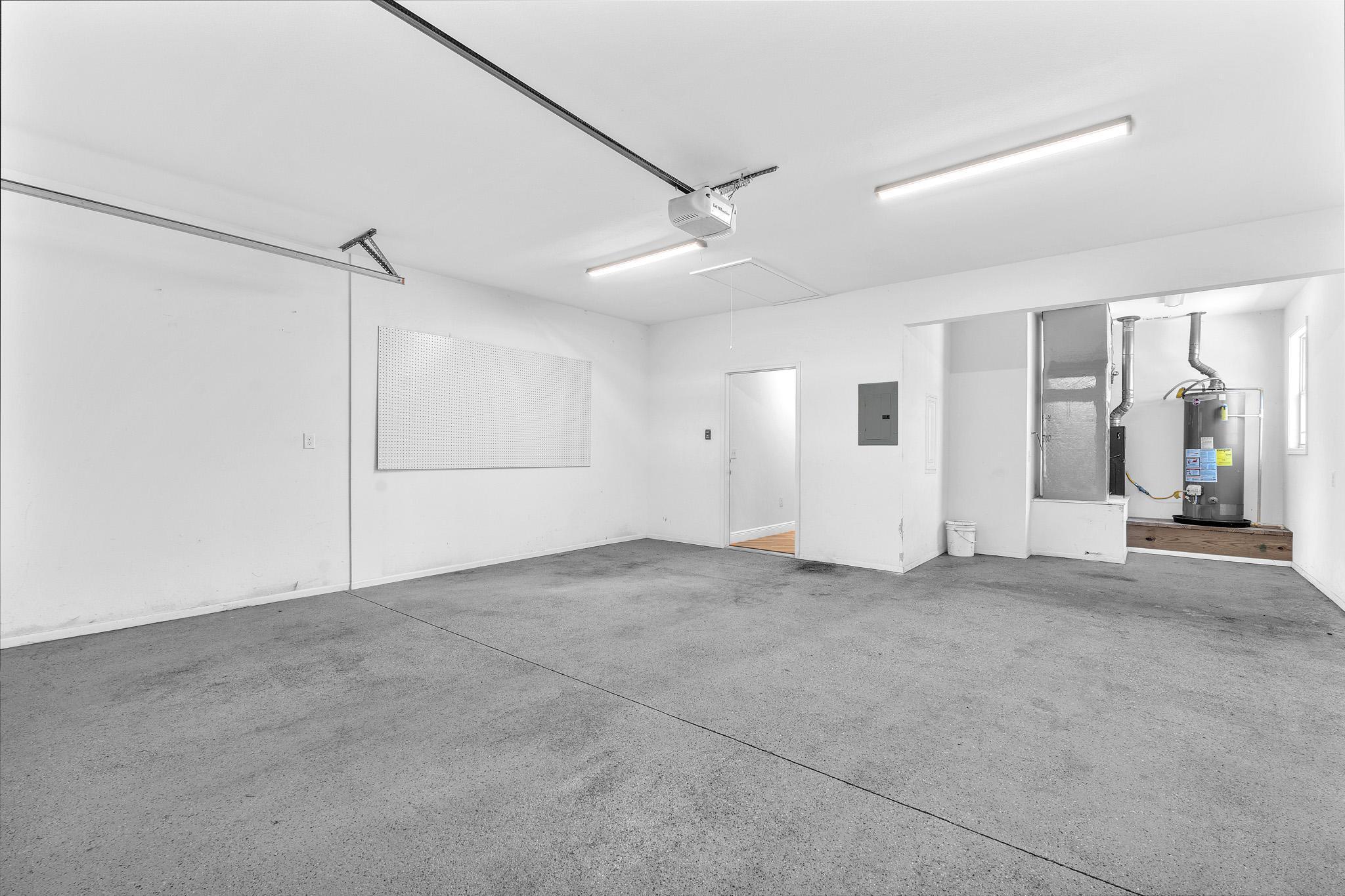 SHOAL CREEK MANOR - Residential Lease