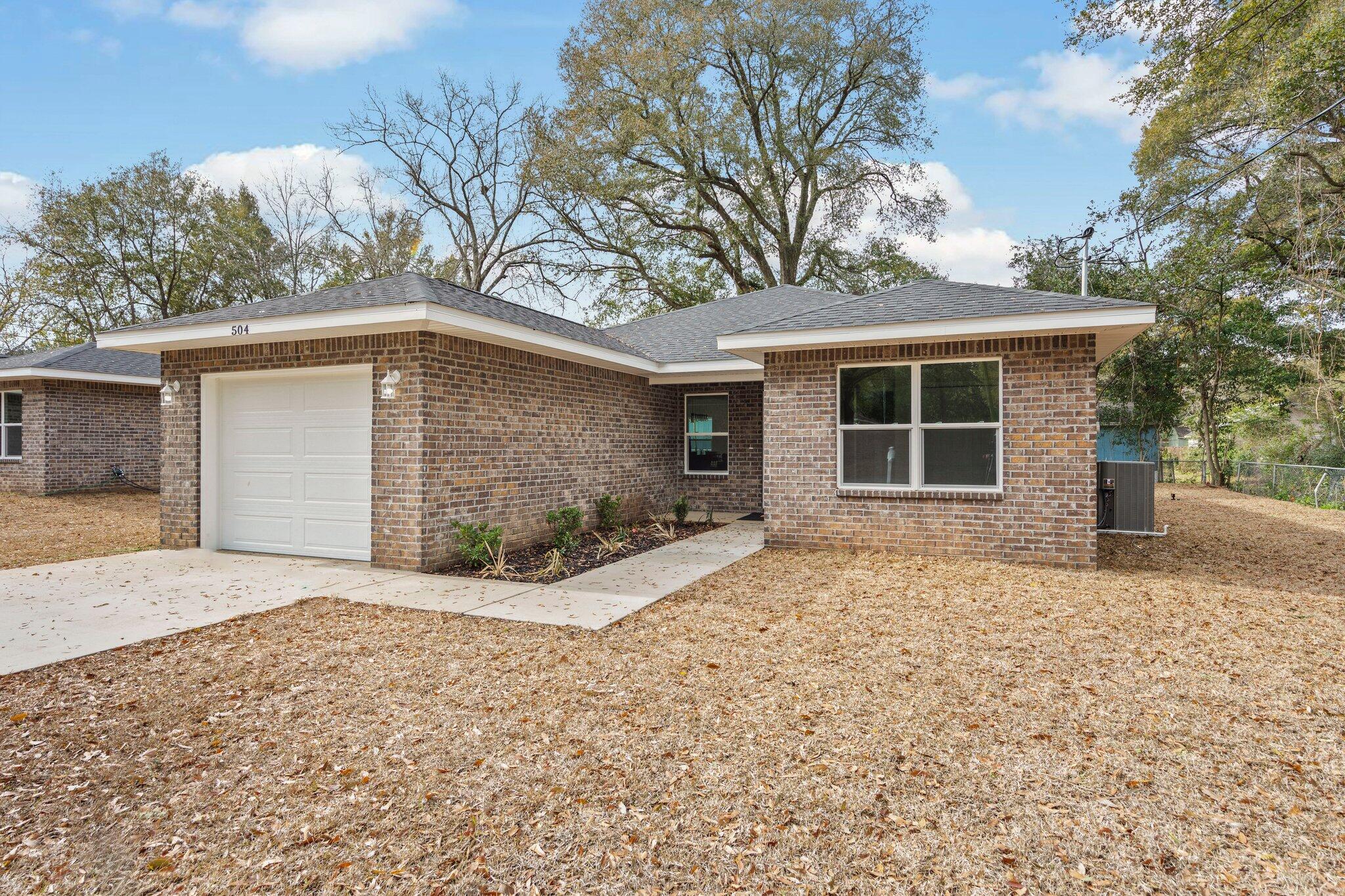 CRESTVIEW S1/2 LOTS 11 & 12 BLK 110 - Residential