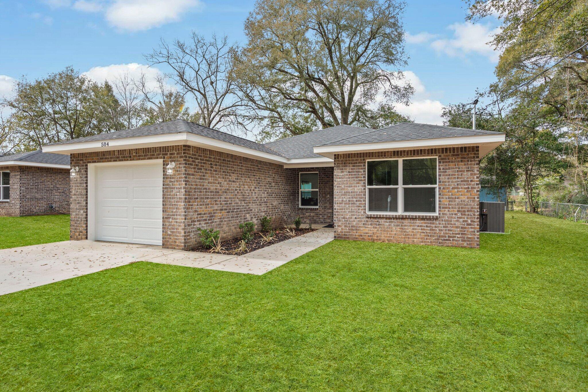 CRESTVIEW S1/2 LOTS 11 & 12 BLK 110 - Residential