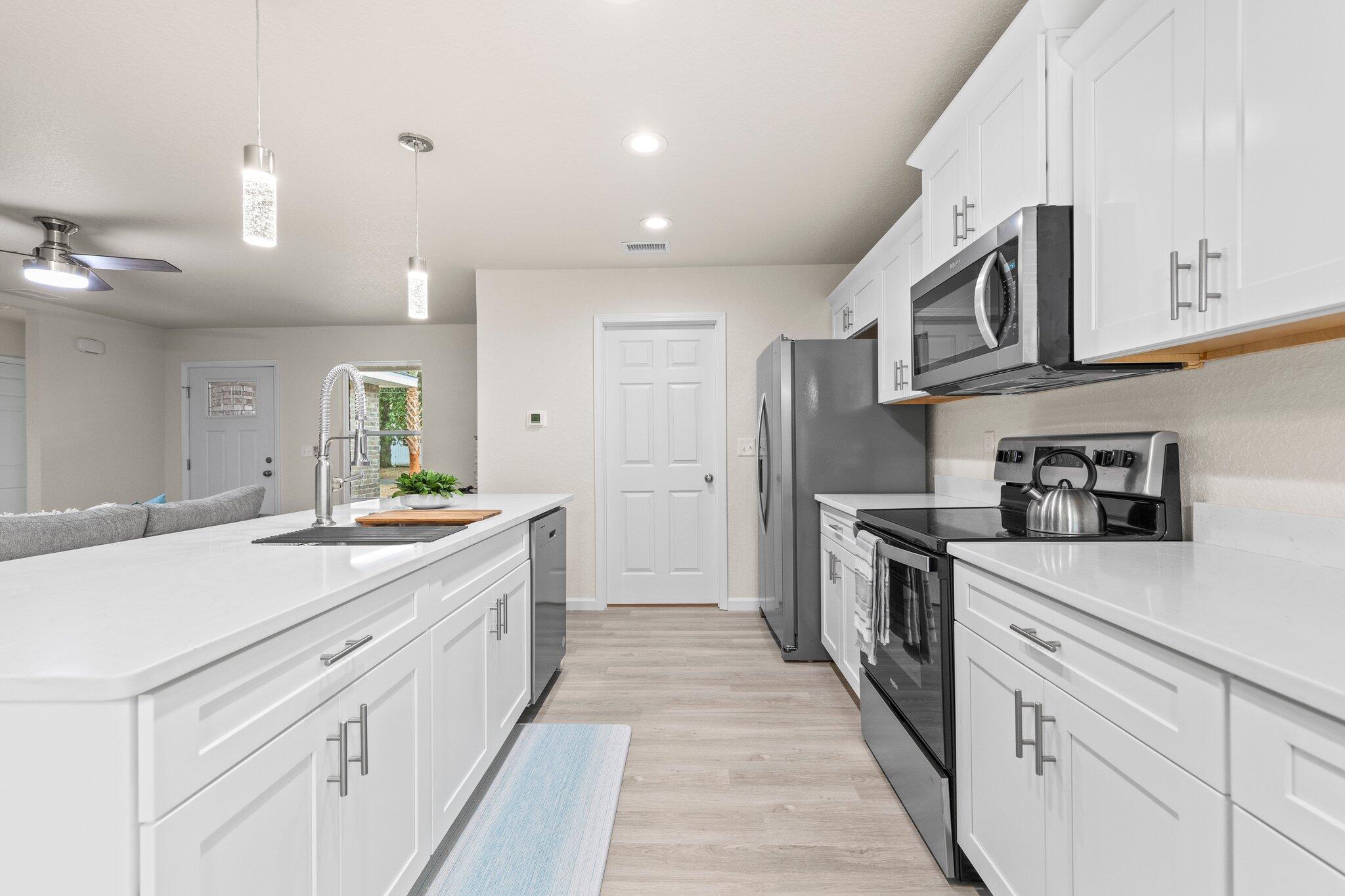 CRESTVIEW S1/2 LOTS 11 & 12 BLK 110 - Residential