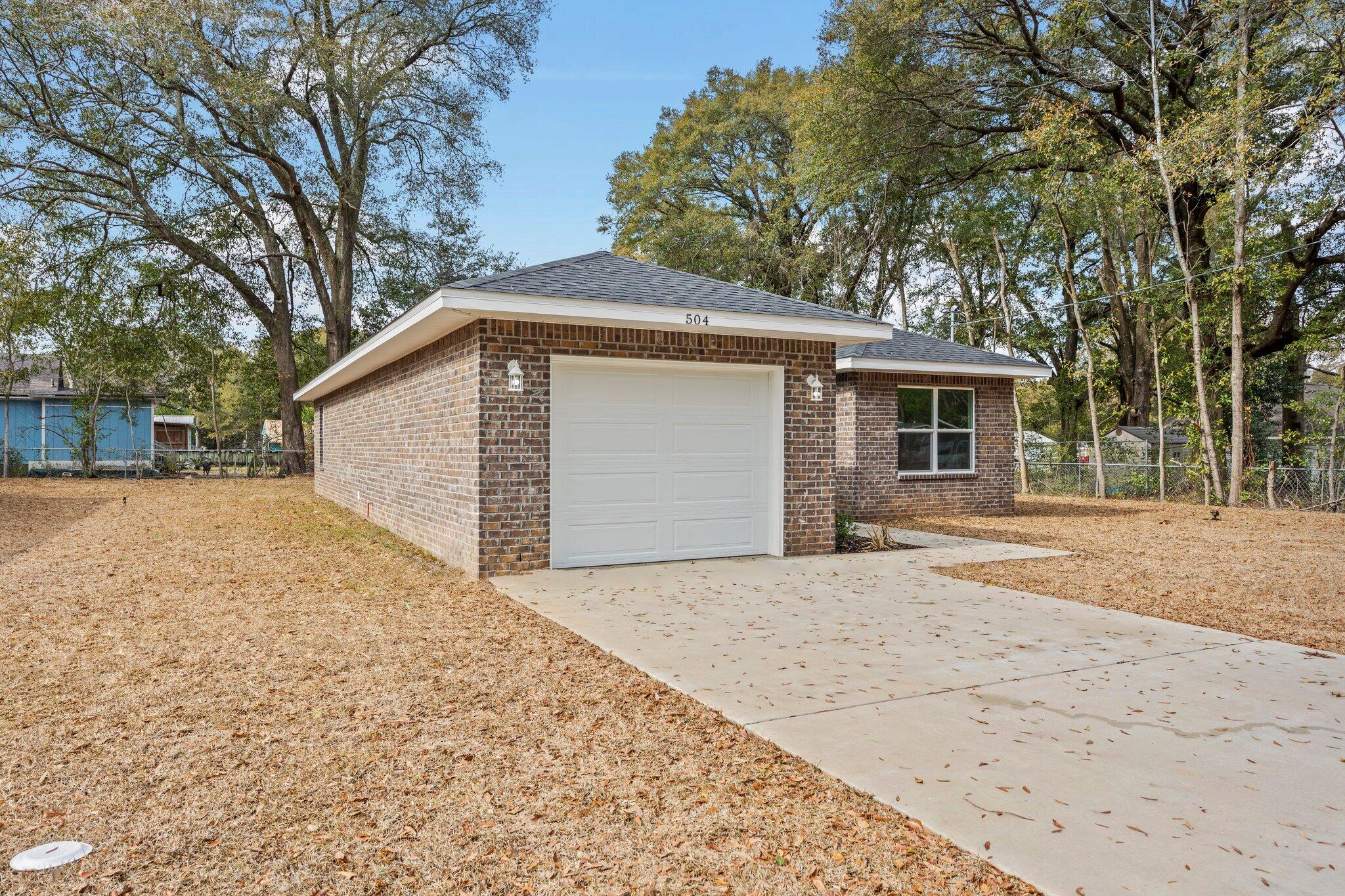 CRESTVIEW S1/2 LOTS 11 & 12 BLK 110 - Residential