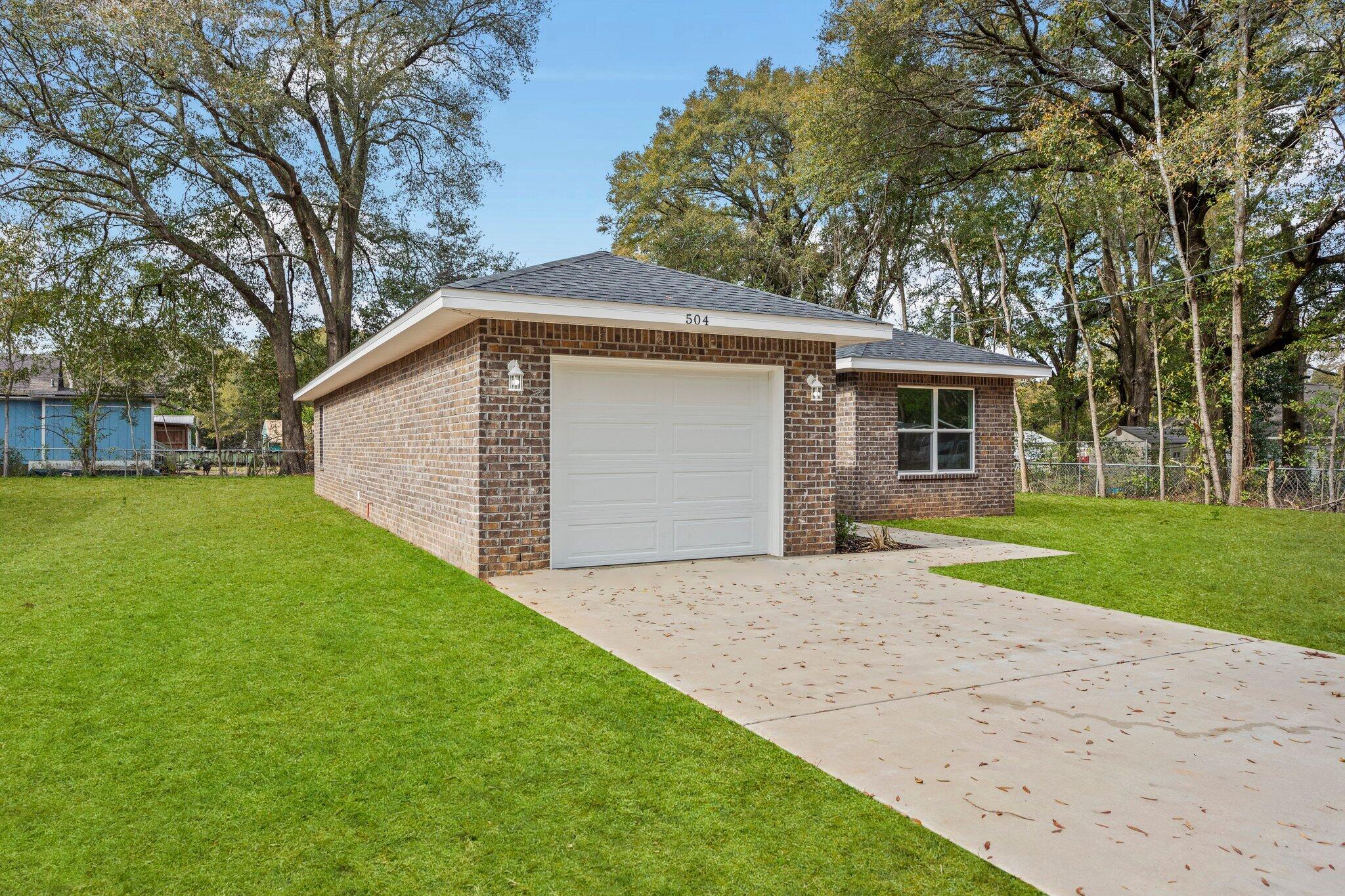 CRESTVIEW S1/2 LOTS 11 & 12 BLK 110 - Residential