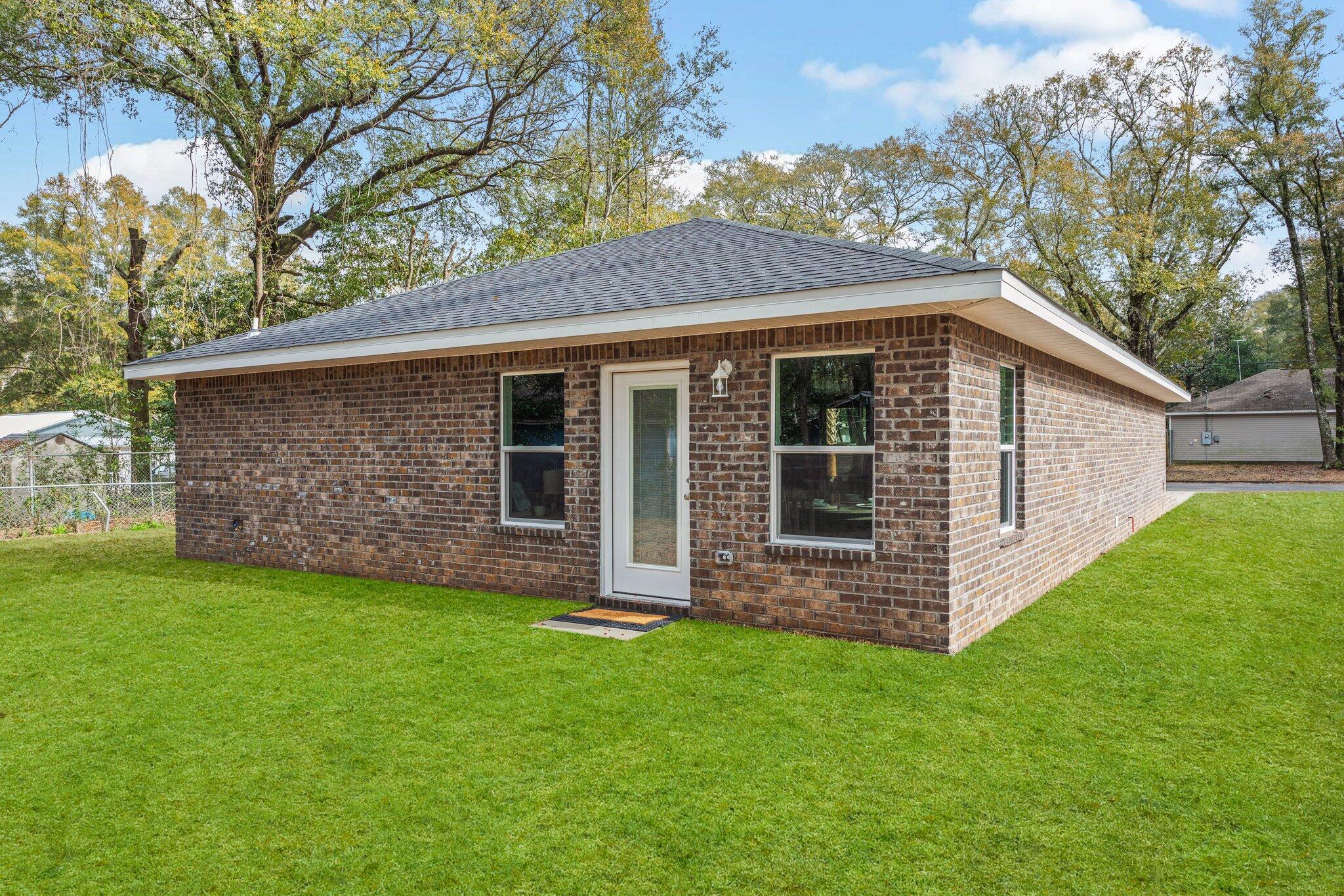 CRESTVIEW S1/2 LOTS 11 & 12 BLK 110 - Residential