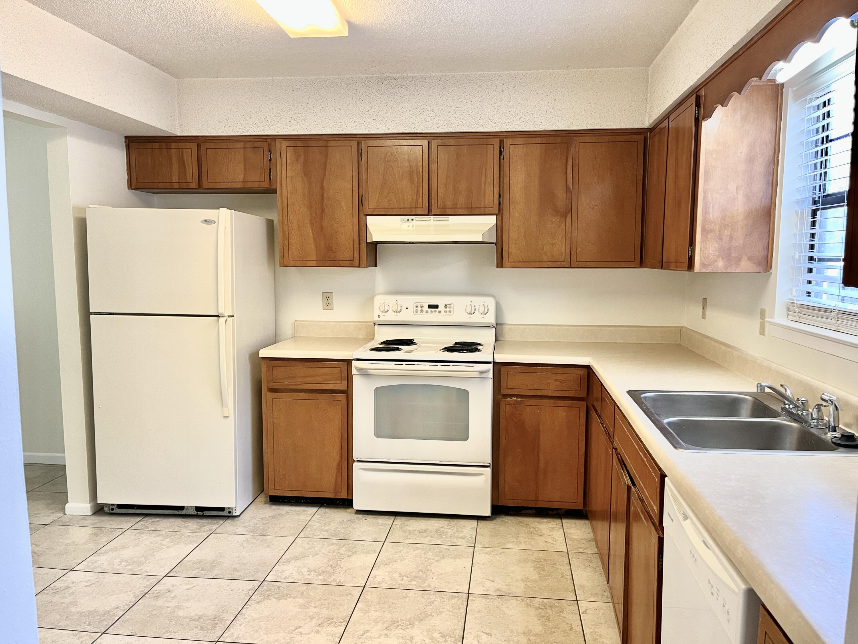 PORTOFINO T/H - Residential Lease