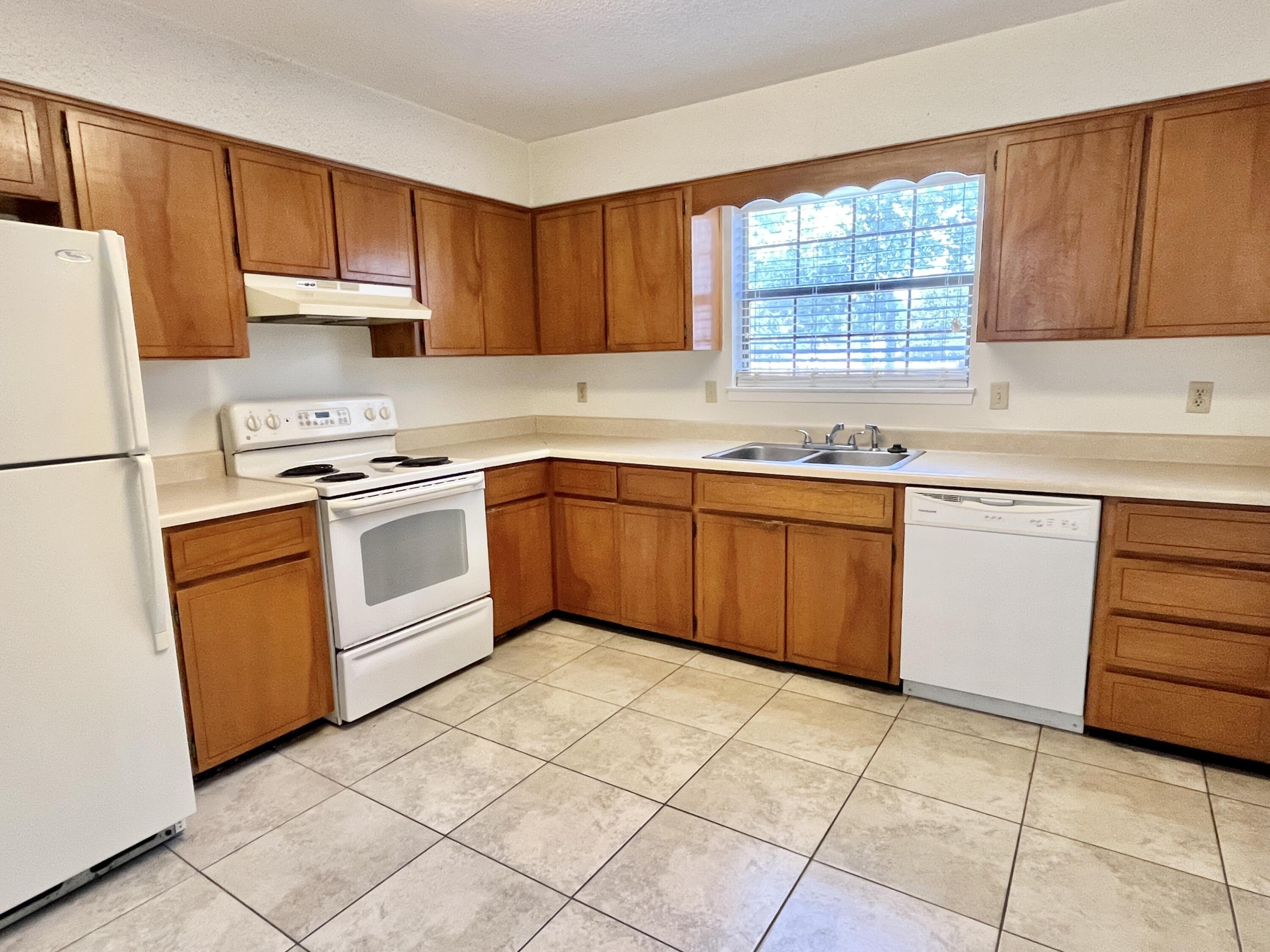 PORTOFINO T/H - Residential Lease