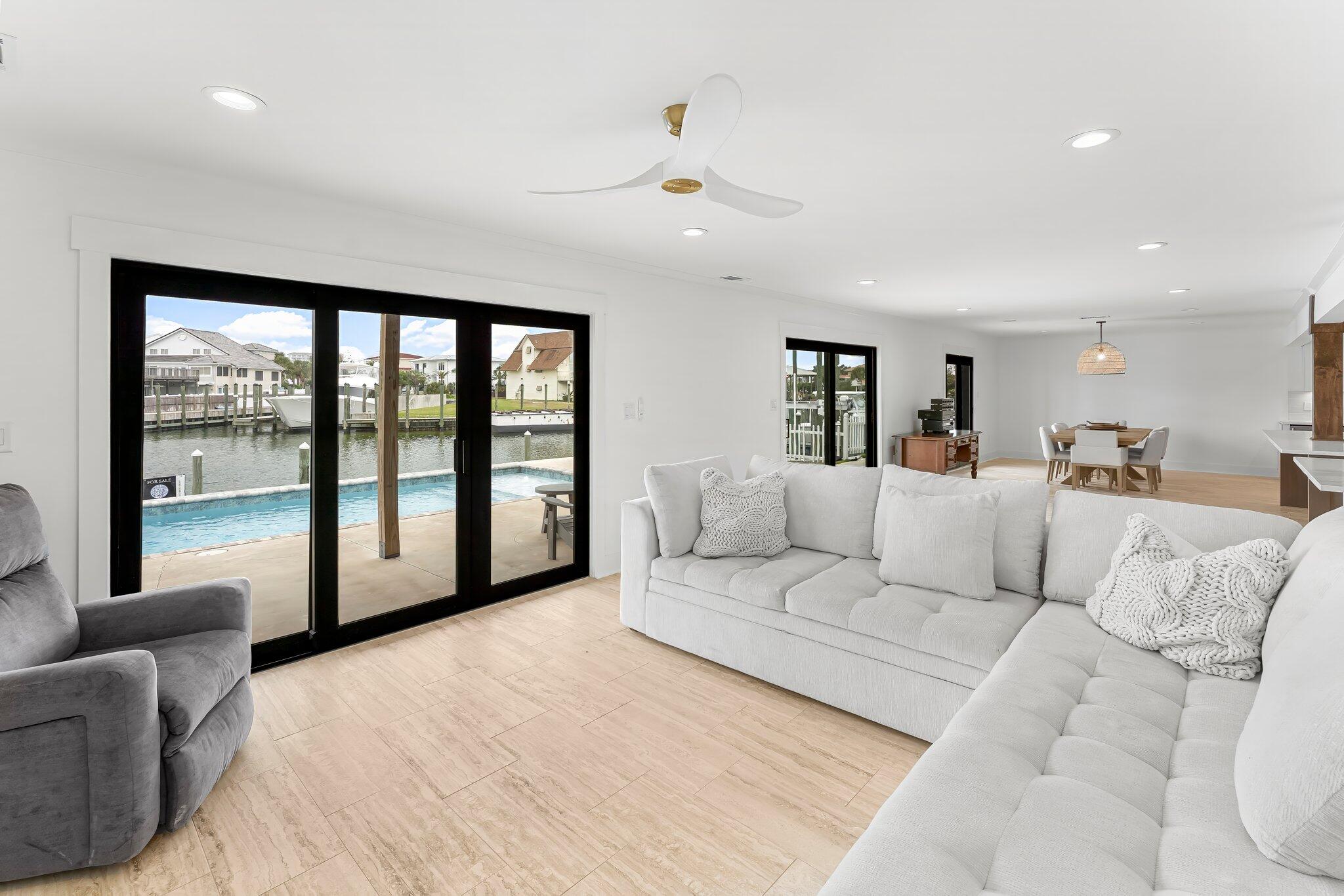 HOLIDAY ISLE - Residential