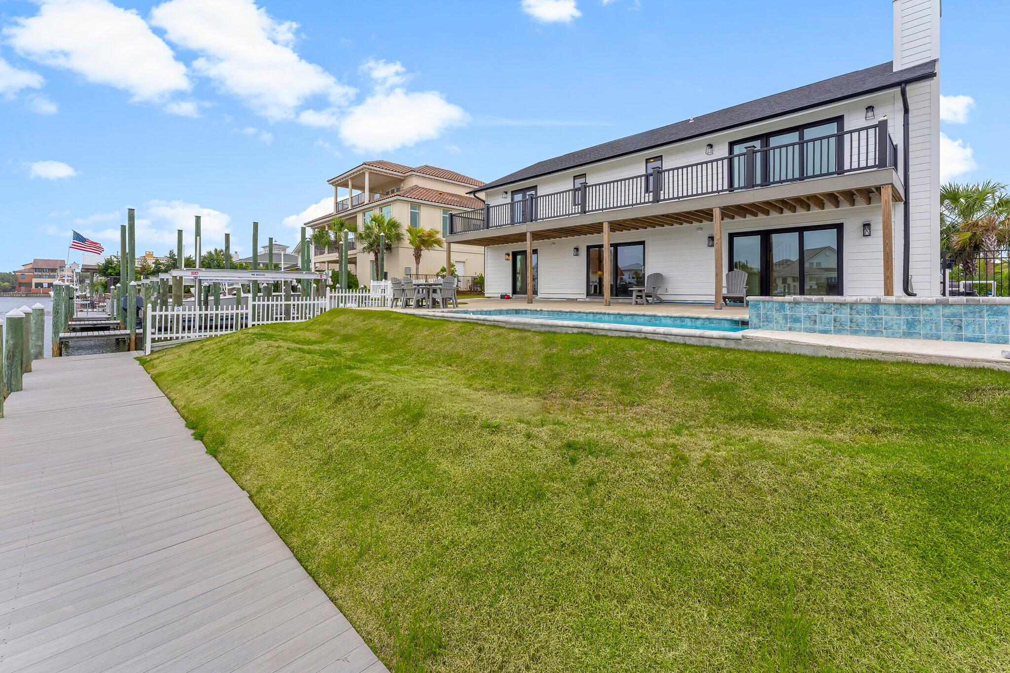 HOLIDAY ISLE - Residential